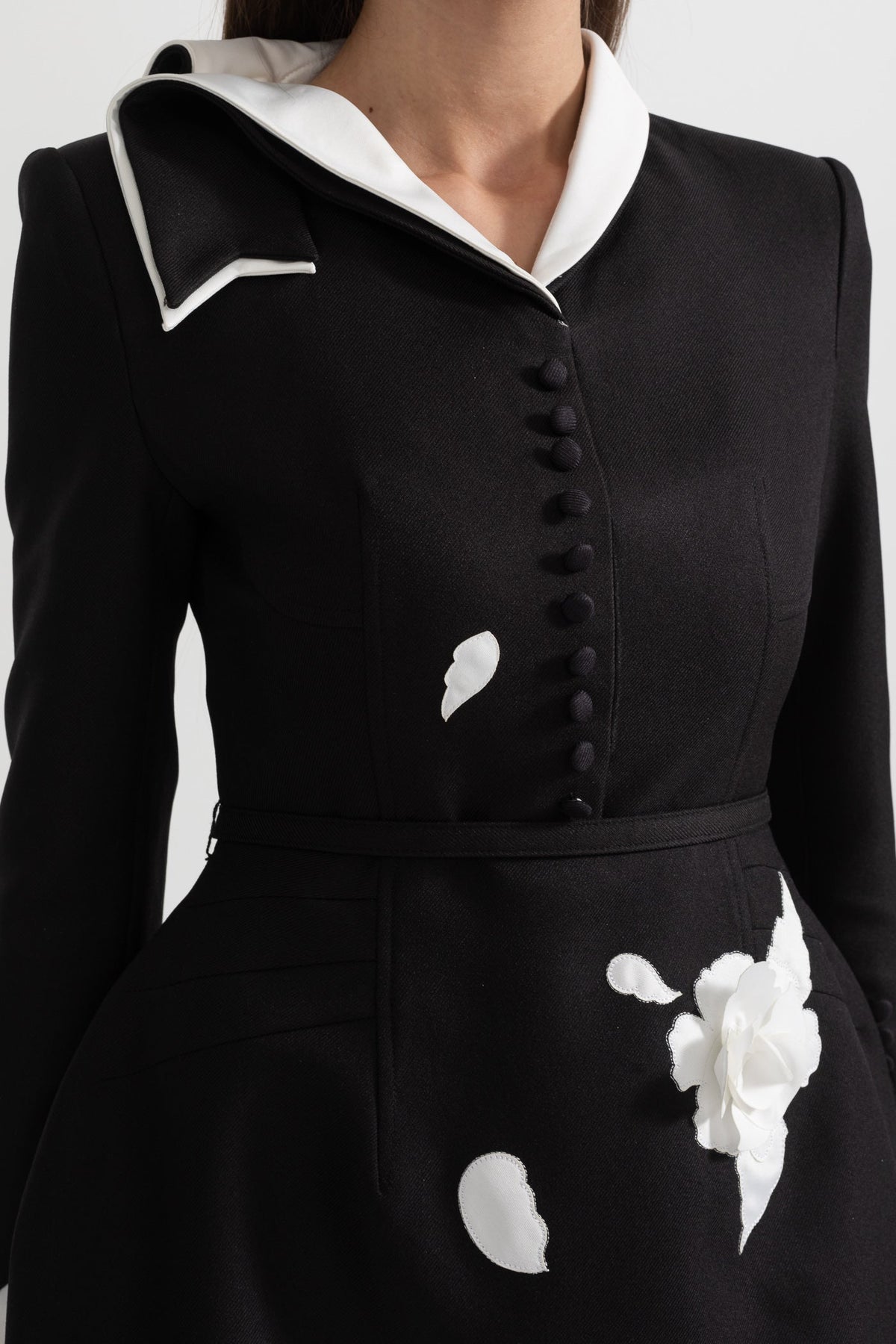 Contrast Collar Long Sleeve Dress with Fabric Flowers – Black – view 6