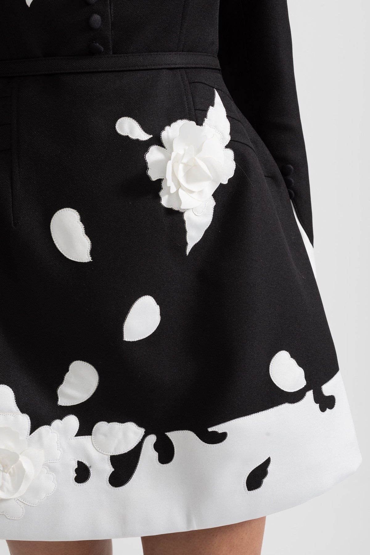 Contrast Collar Long Sleeve Dress with Fabric Flowers – Black – view 7