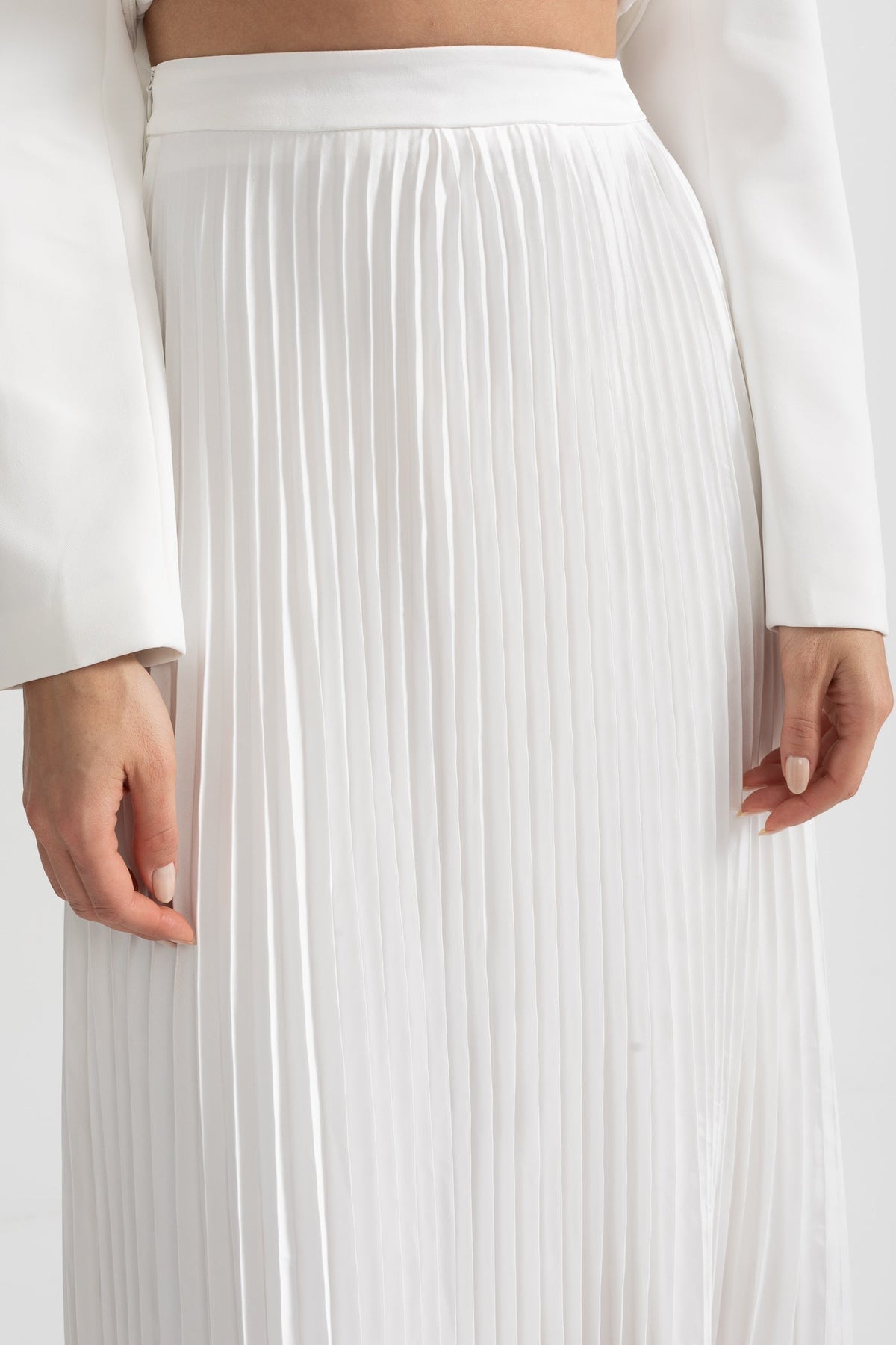 Mandarin Collar Jacket and Pleated Maxi Skirt Co-ord Set – White – view 8