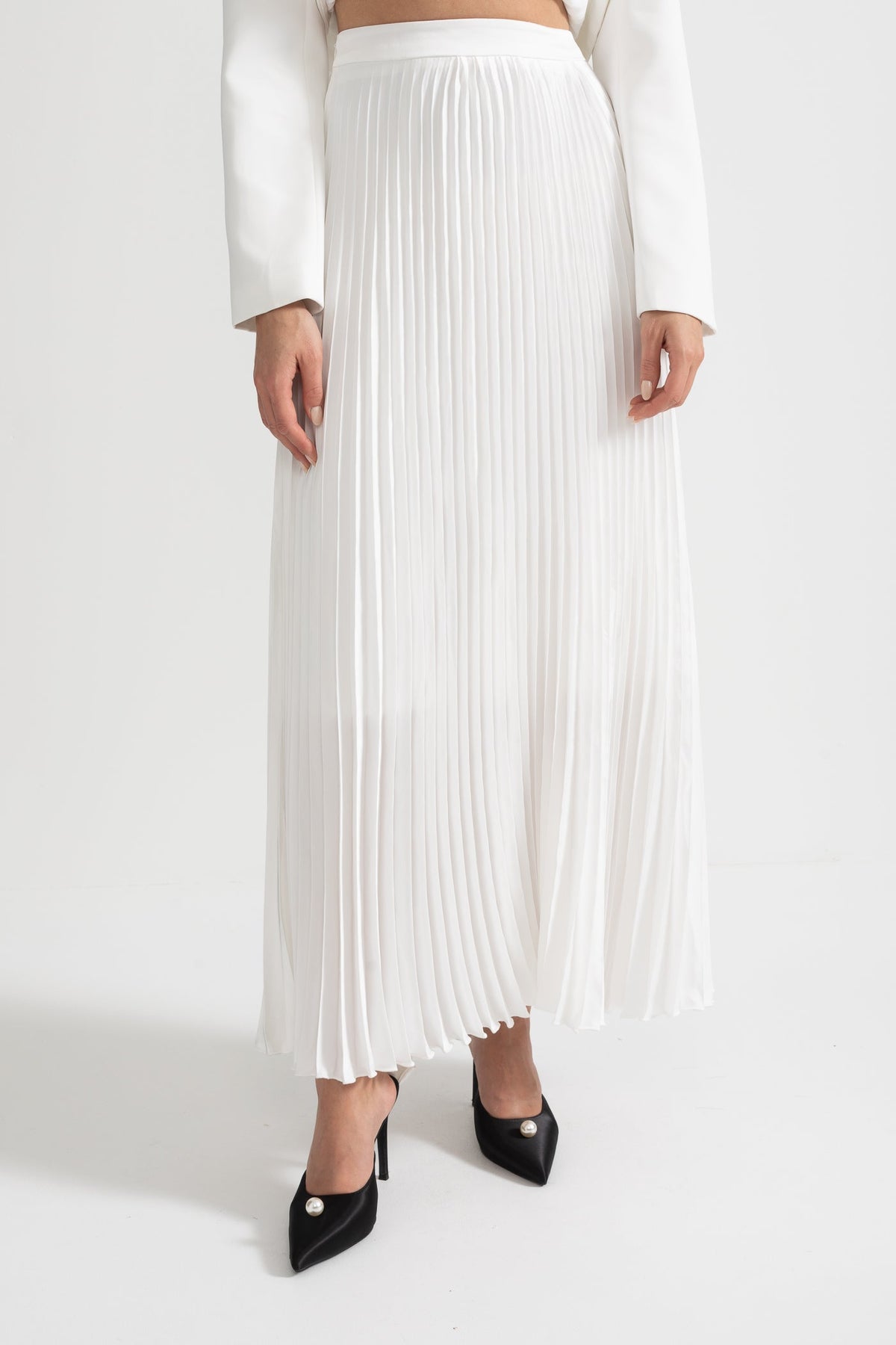 Mandarin Collar Jacket and Pleated Maxi Skirt Co-ord Set – White – view 9