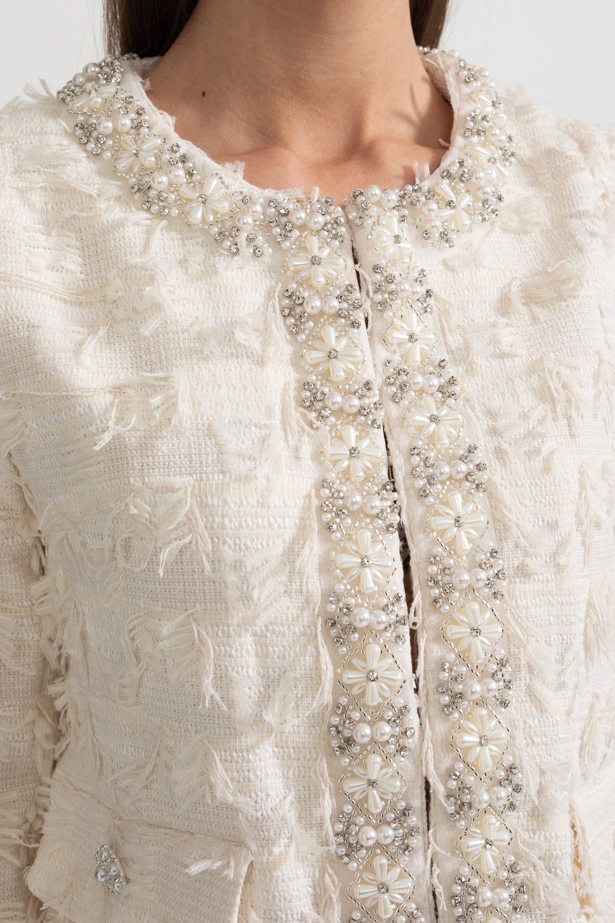 Cropped Tweed-Effect Jacket Top with Pearl and Crystal Trim – Ivoire – view 6