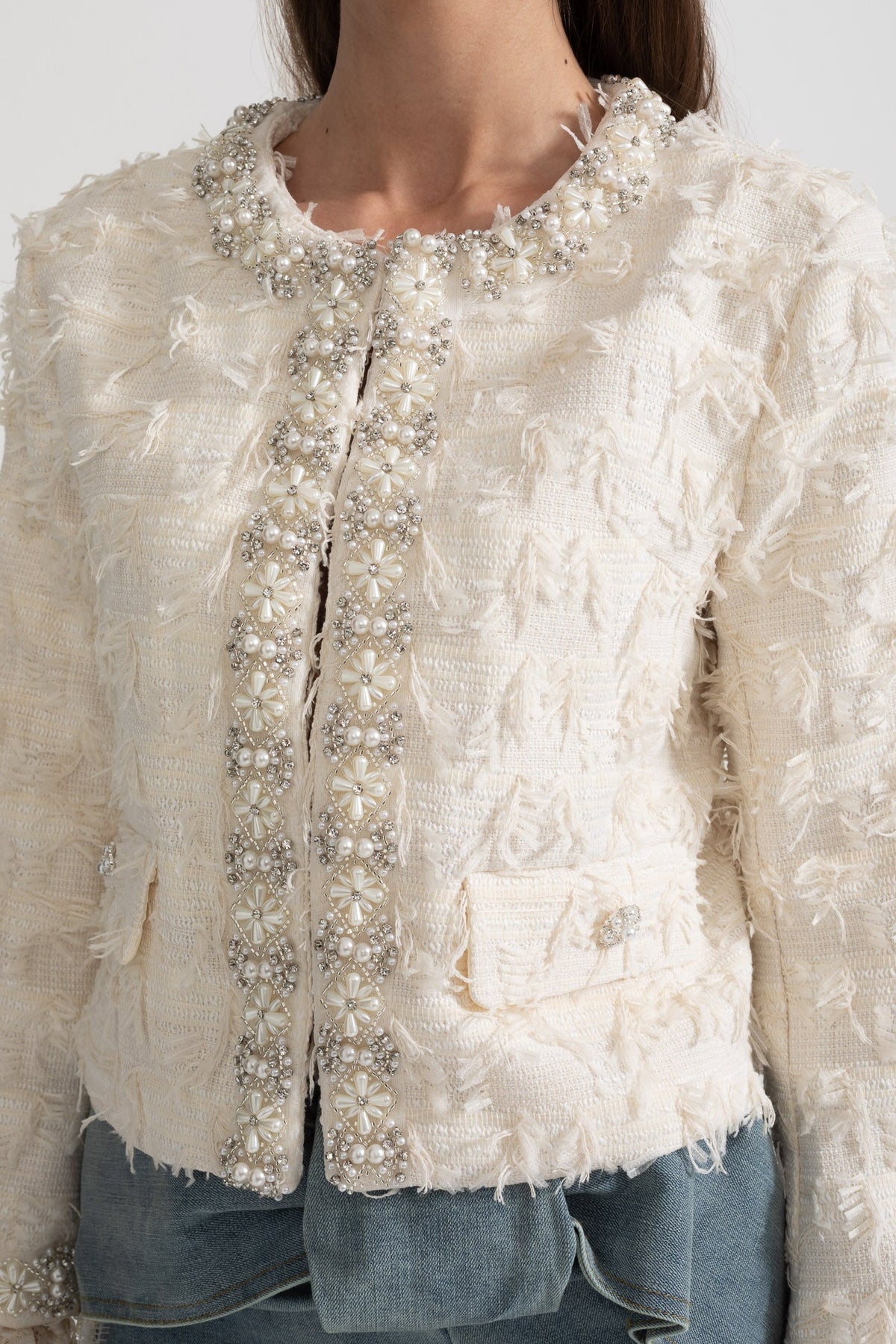 Cropped Tweed-Effect Jacket Top with Pearl and Crystal Trim – Ivoire – view 10