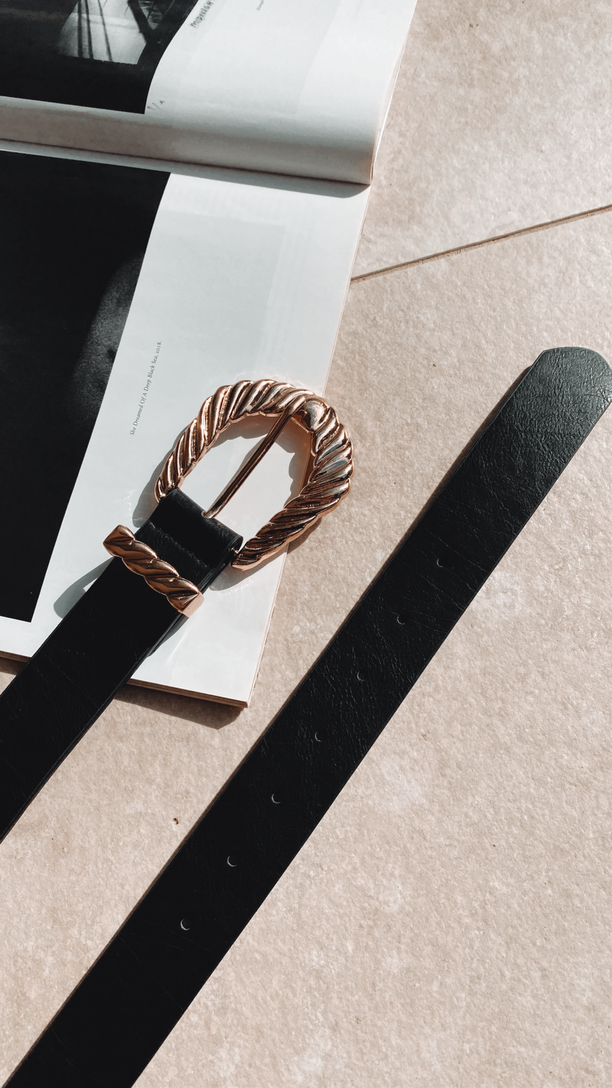 Amelie Bold Twist Buckle Synthetic Belt – Black/Gold – view 9