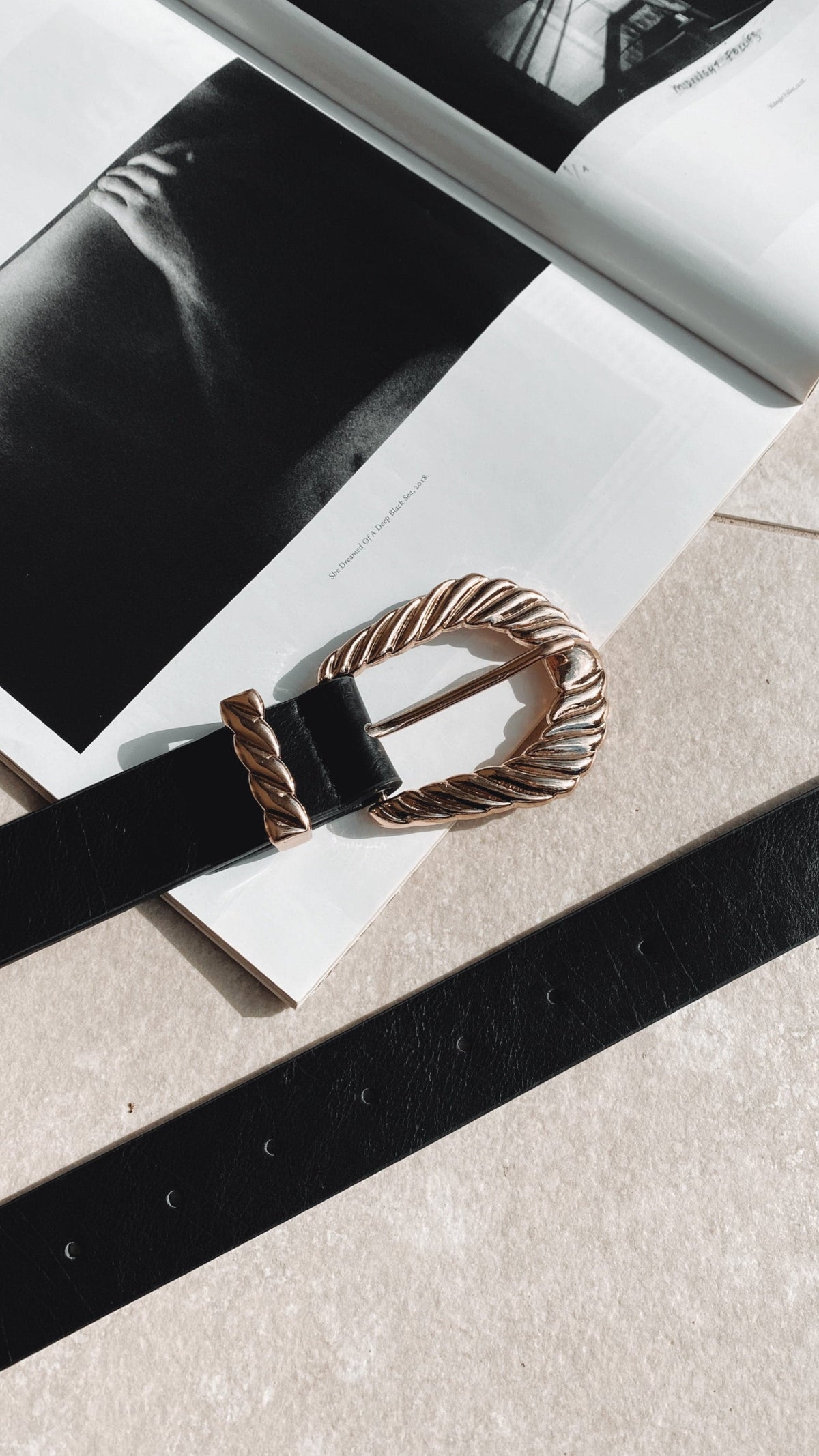 Amelie Bold Twist Buckle Synthetic Belt – Black/Gold – view 7