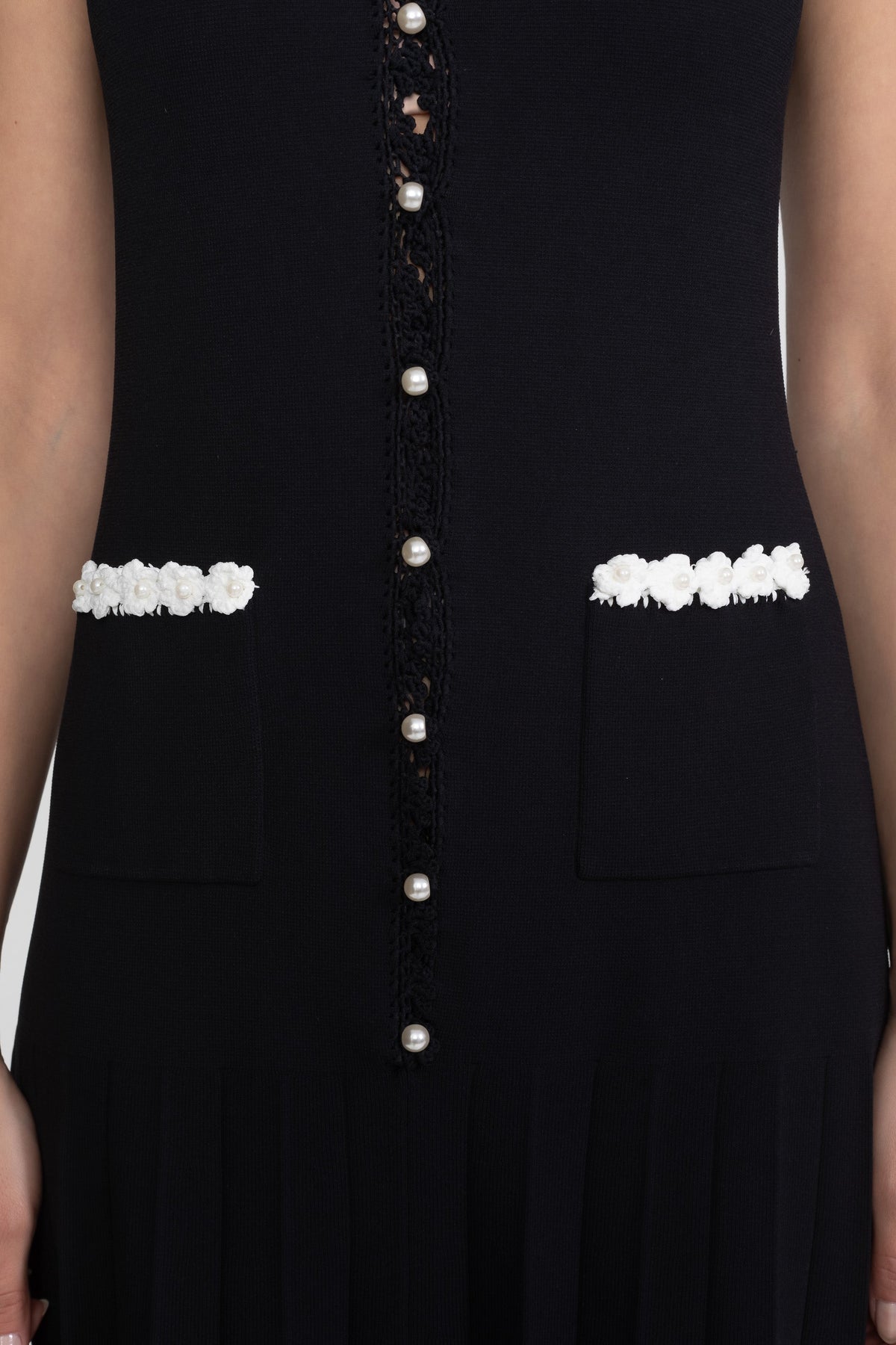 Sleeveless Knit Midi Dress with Pearl Trim and Pleated Skirt – Black