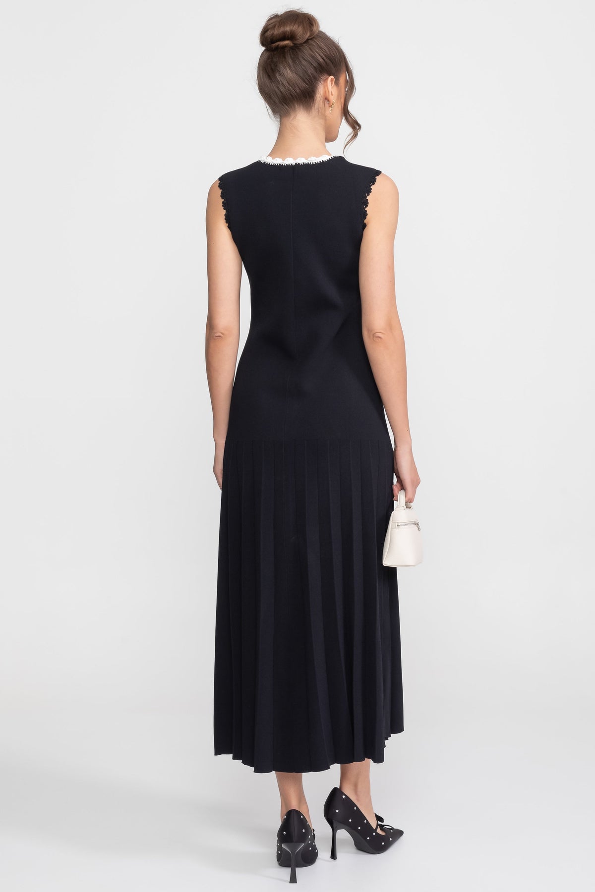 Sleeveless Knit Midi Dress with Pearl Trim and Pleated Skirt – Black