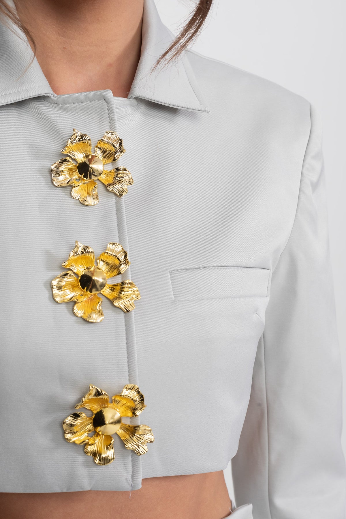 Cropped Jacket and Mini Skirt Co-ord Set with 3D Floral Buttons – Light Grey – view 9