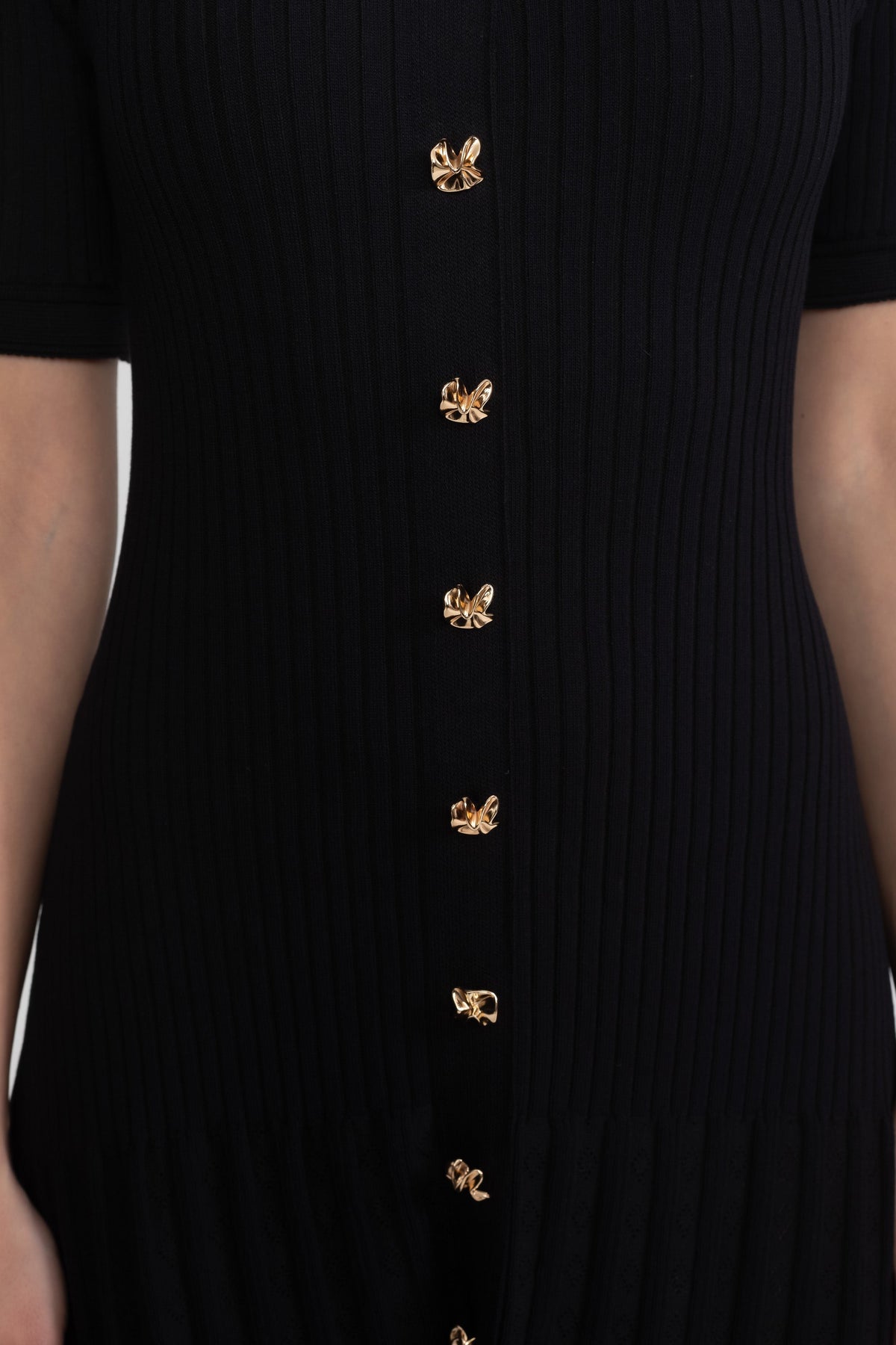 Ribbed Knit Peter Pan Collar Midi Dress with Pleated Skirt – Black – view 5