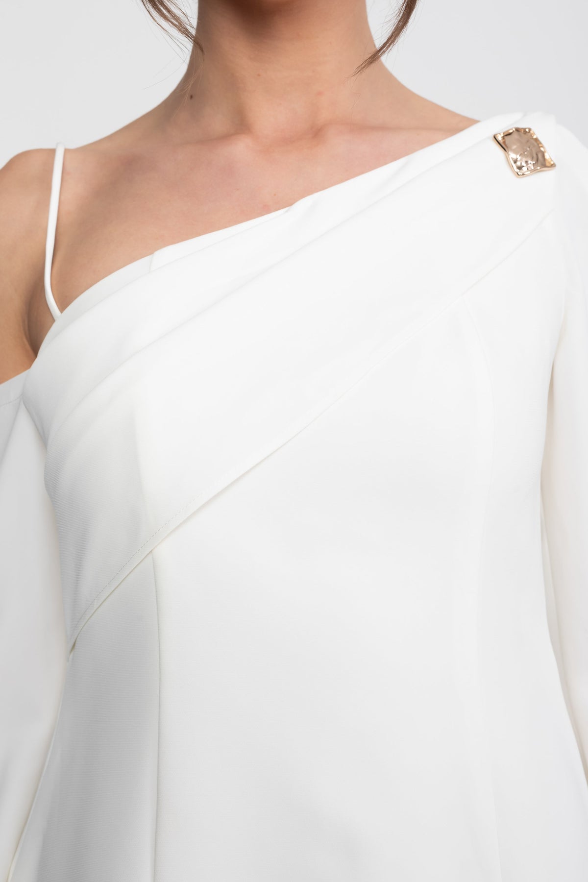 Asymmetric Cold-Shoulder A-Line Mini Dress with Gold Brooch – White