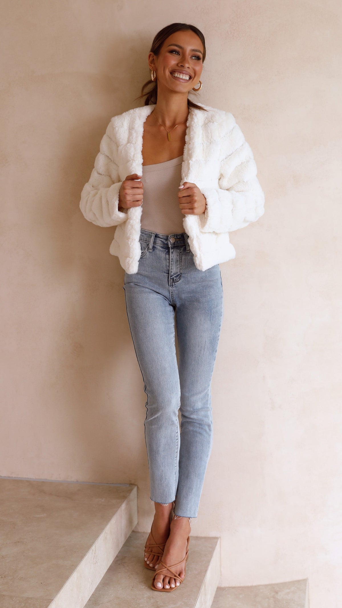 Tully Cropped Faux Fur Jacket with Claw Clasp – White – view 12