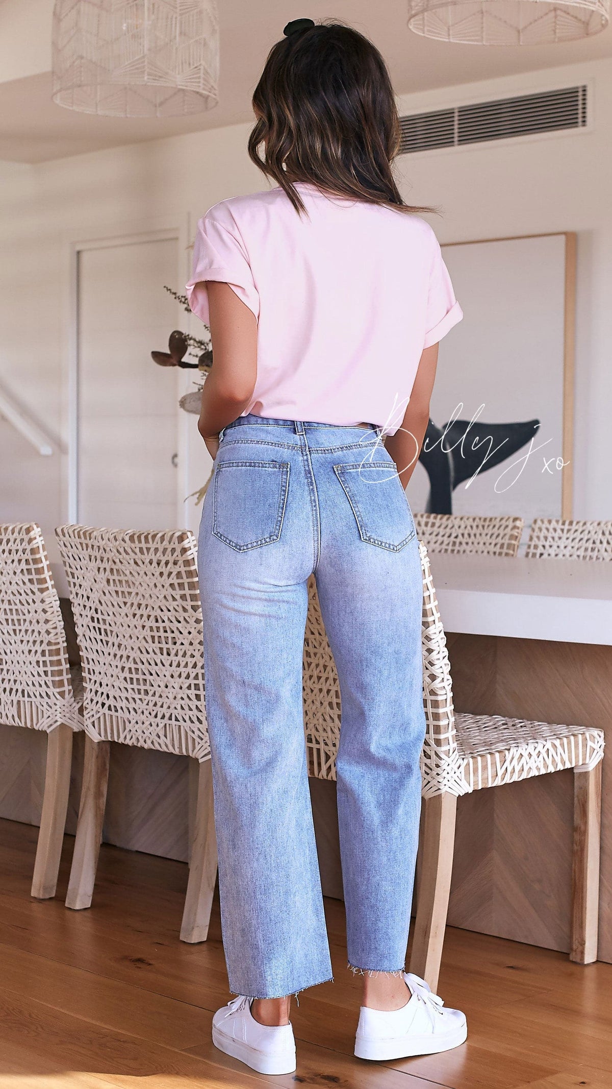 Jaykowa Mid Rise Wide Leg Jeans with Distressed Hem – Light Wash