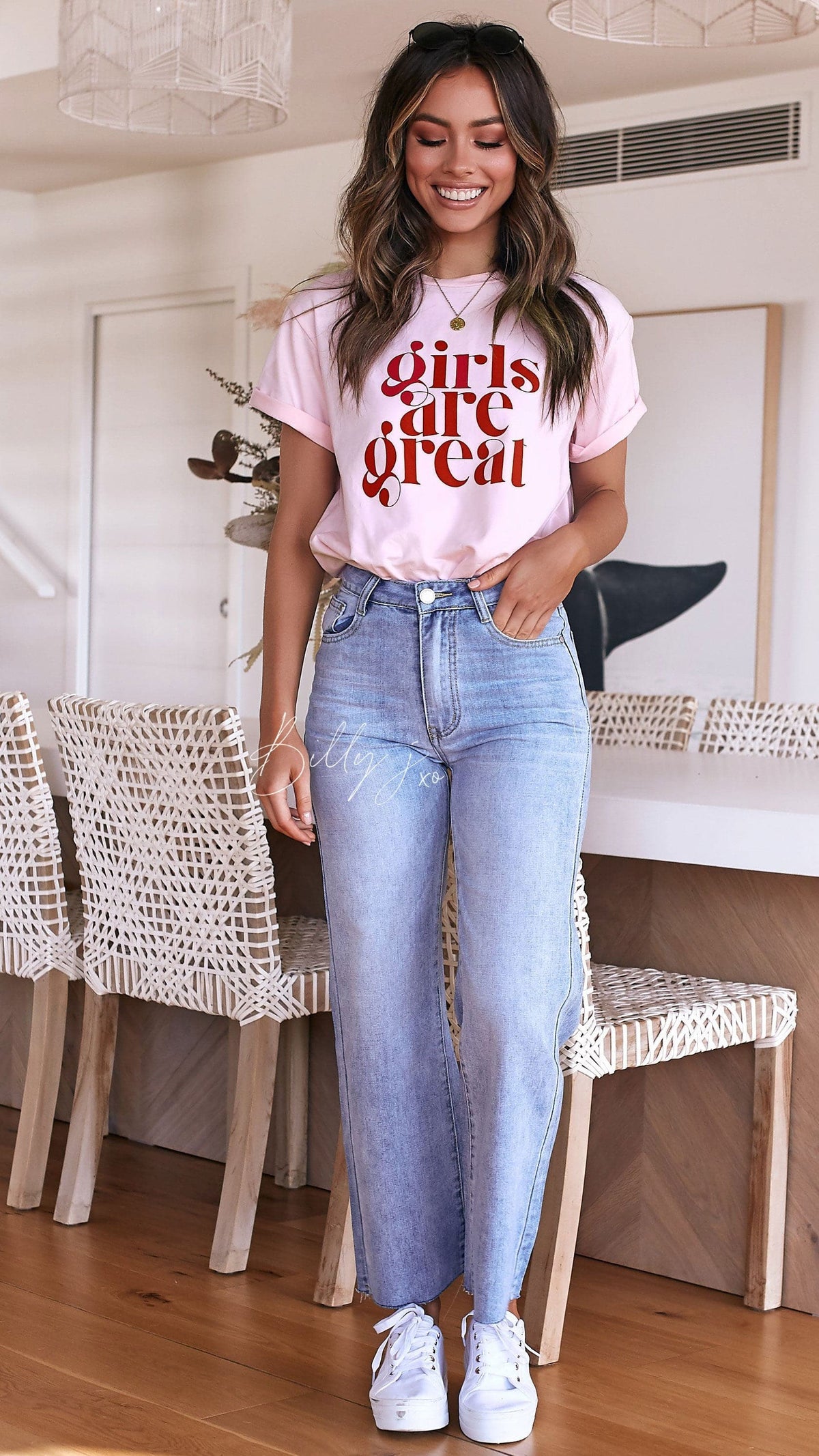 Jaykowa Mid Rise Wide Leg Jeans with Distressed Hem – Light Wash