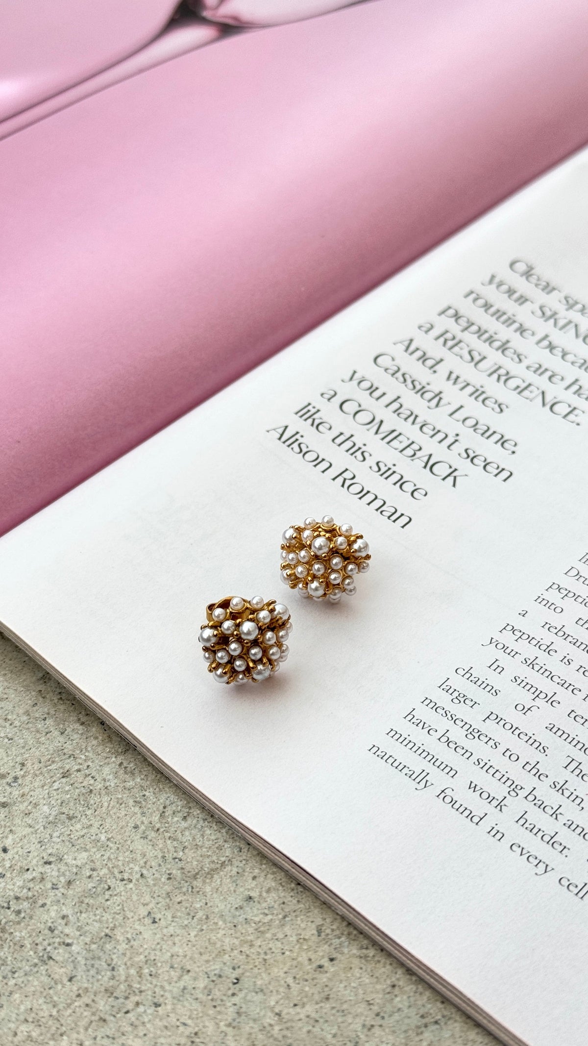 Yatima 18K Stud Earrings with Faux Pearl Details – Gold – view 5