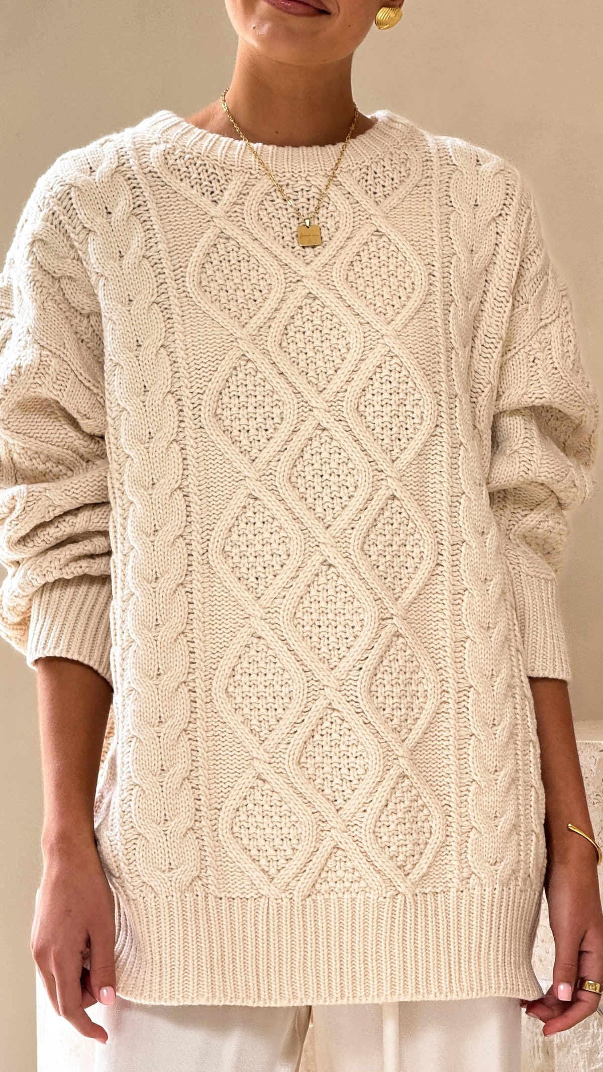 Luna Longline Cable Knit Jumper with Ribbed Cuffs – Cream – view 2