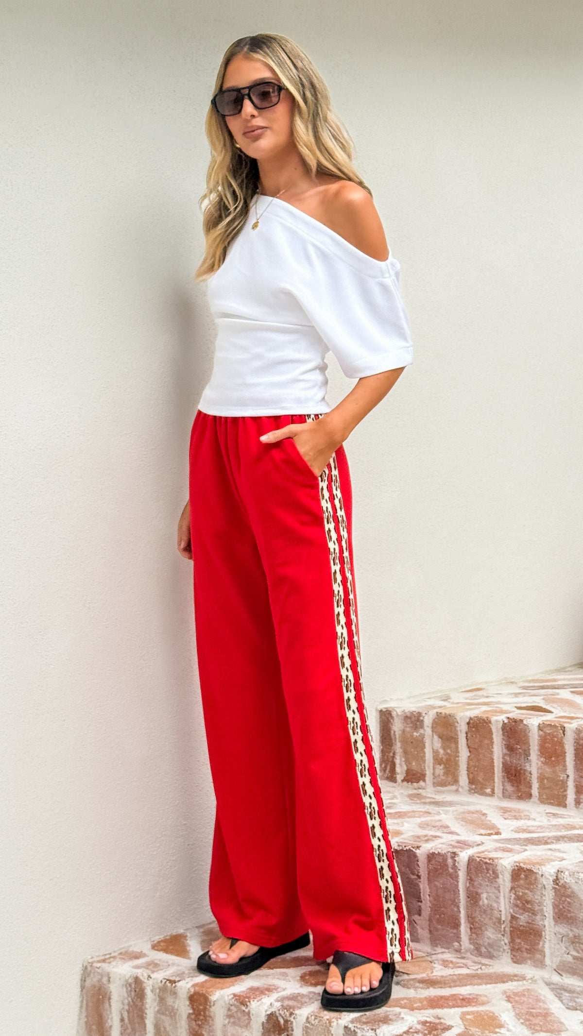 Hadley Straight Leg Elasticated Waist Trousers – Red/Leopard Stripe