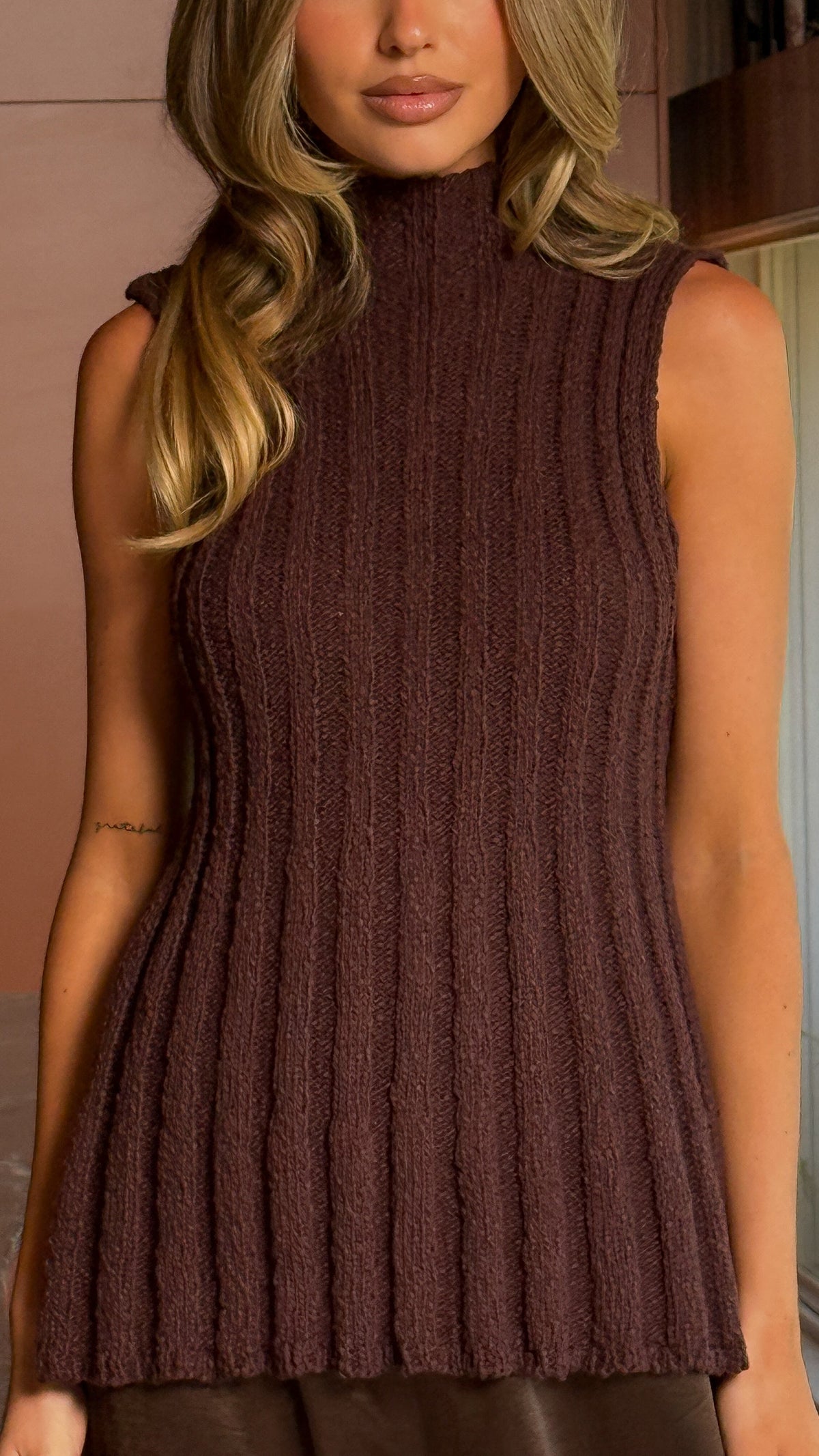 Gracie High Neck Sleeveless Chunky Rib Knit Longline Top – Chocolate – view 5