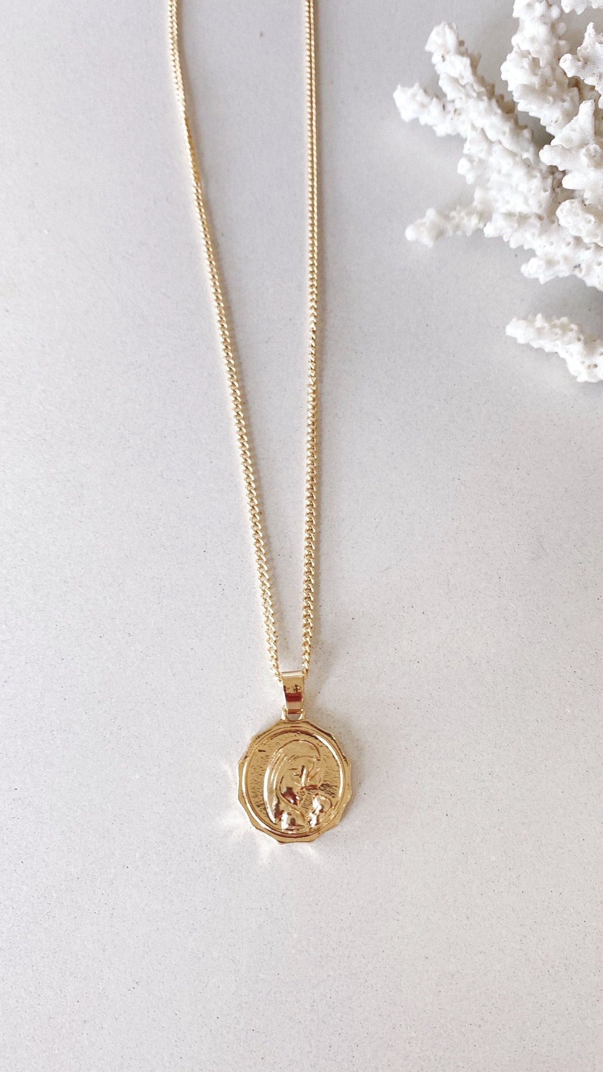Five-Piece Dainty Charm Pendant Necklace Set – Gold – view 6