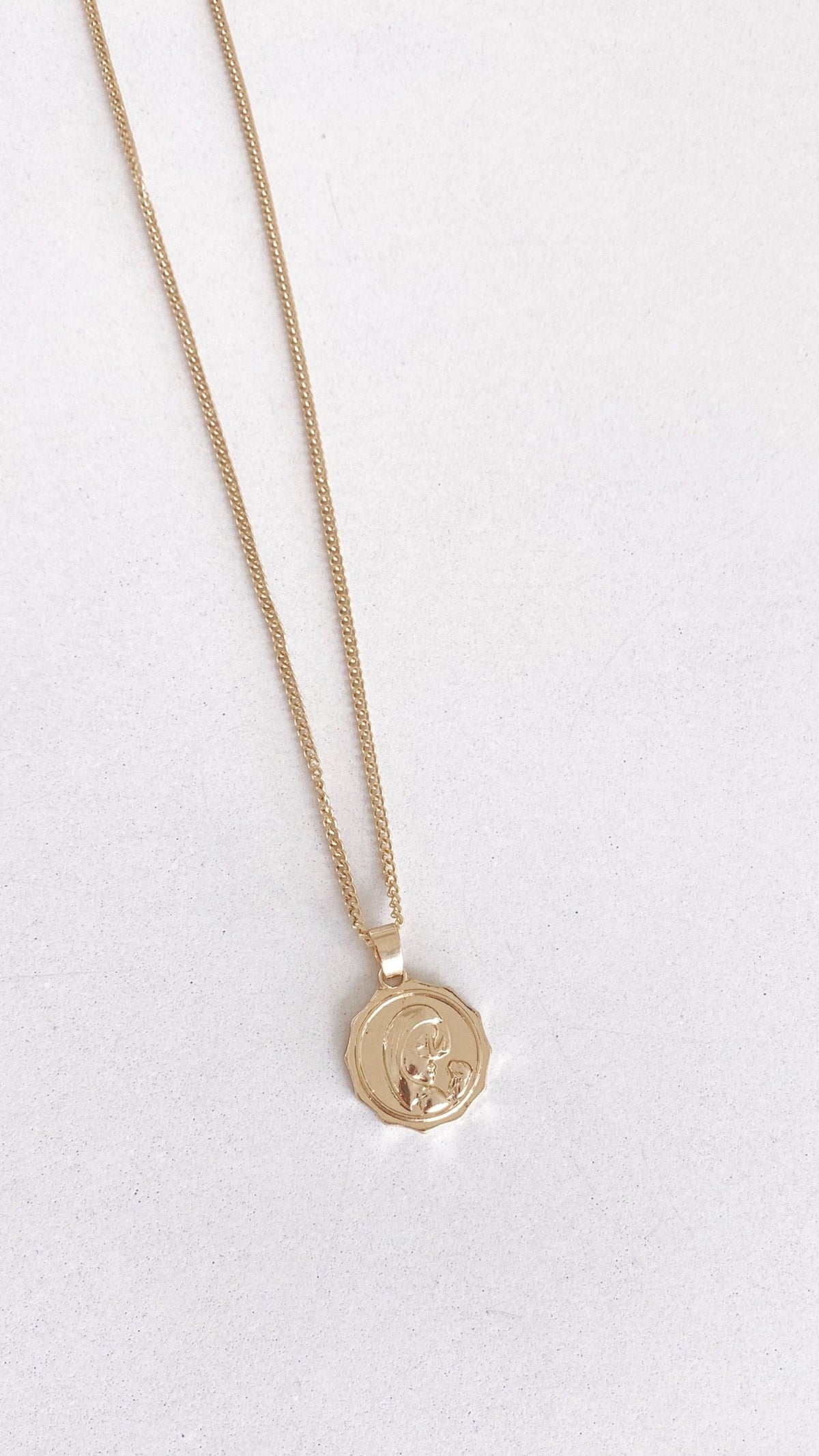 Five-Piece Dainty Charm Pendant Necklace Set – Gold