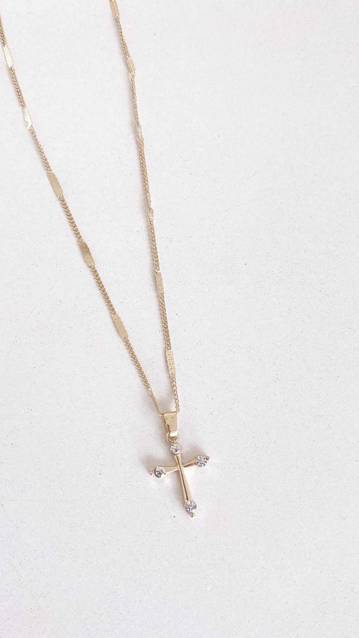 Five-Piece Dainty Charm Pendant Necklace Set – Gold