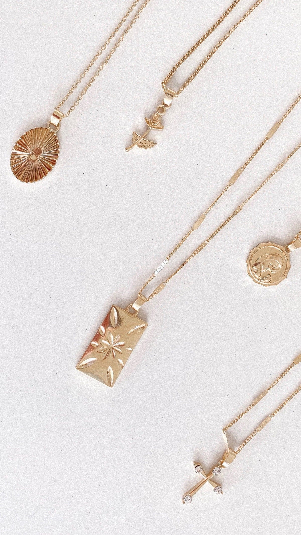 Five-Piece Dainty Charm Pendant Necklace Set – Gold