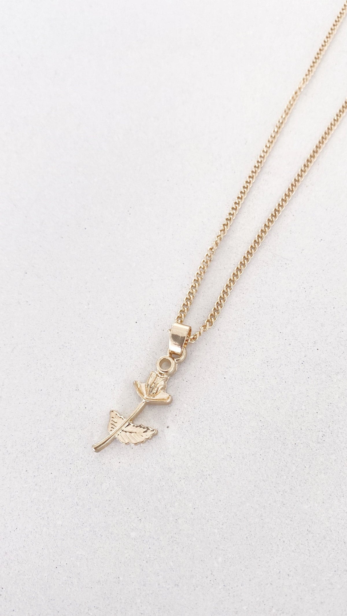 Five-Piece Dainty Charm Pendant Necklace Set – Gold – view 22