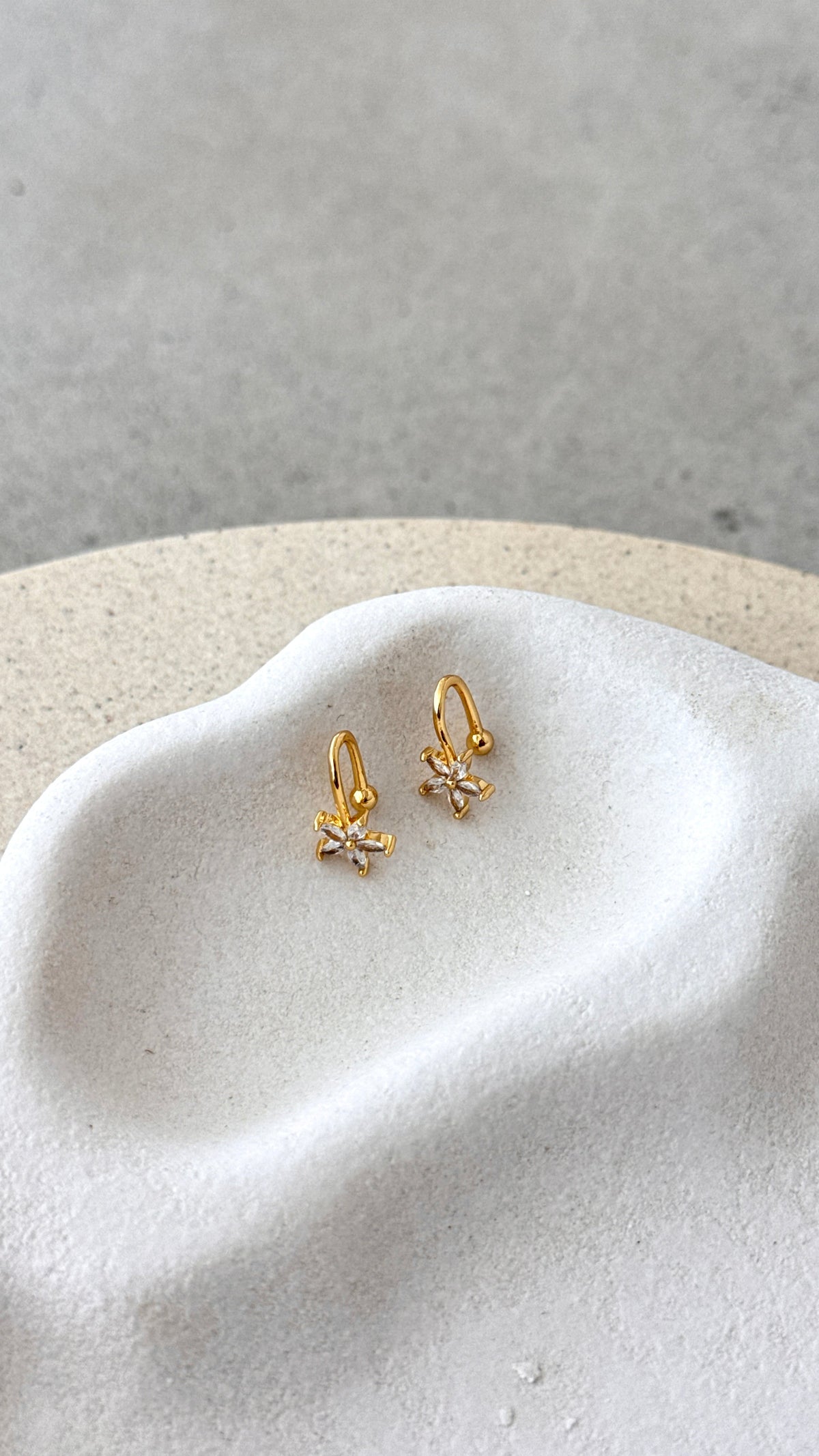 Yiota Sparkling Cubic Zirconia Ear Cuff Earrings – Gold – view 5
