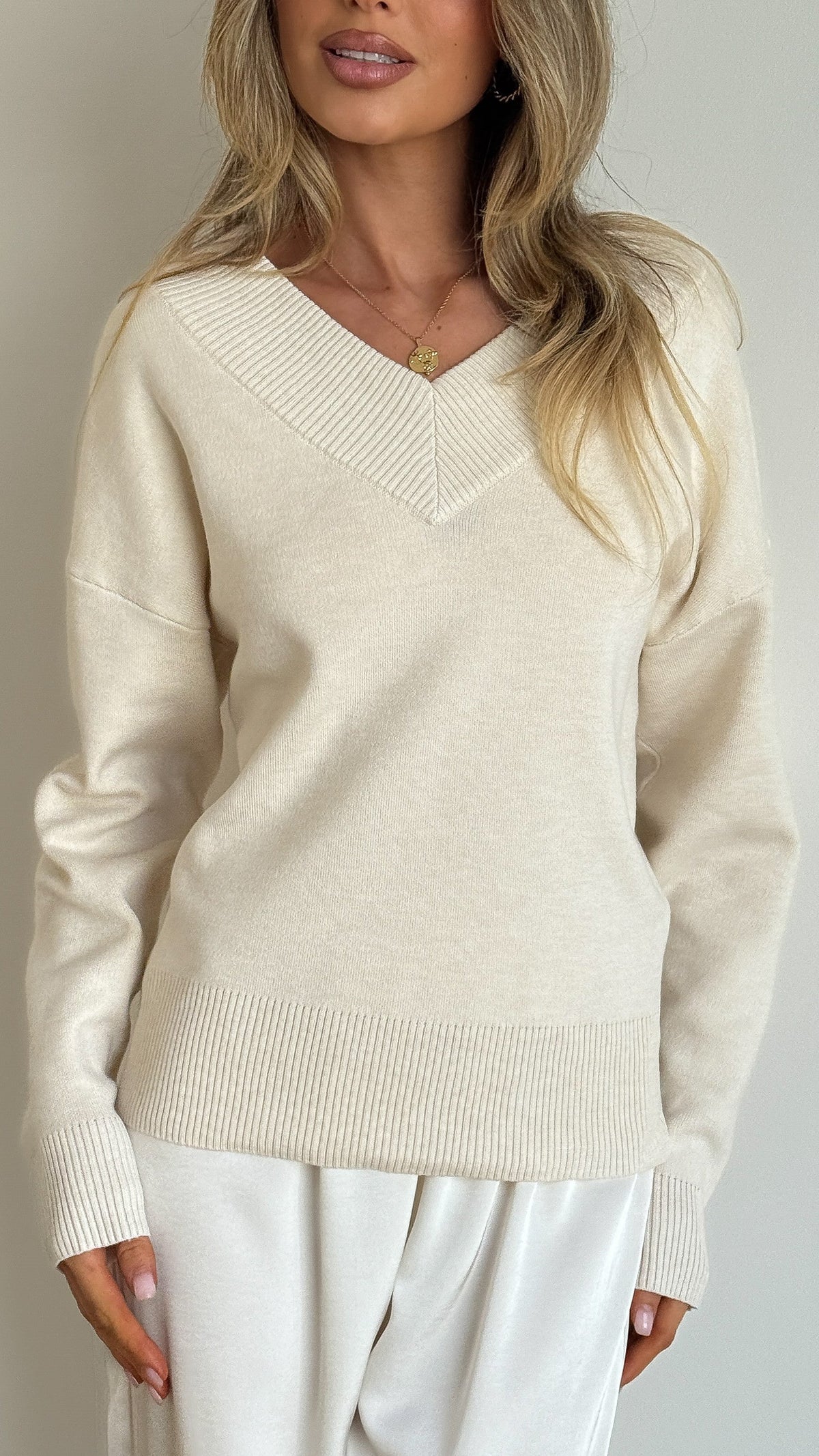 Sophie V Neck Relaxed Fit Soft Knit Jumper – Cream – view 4