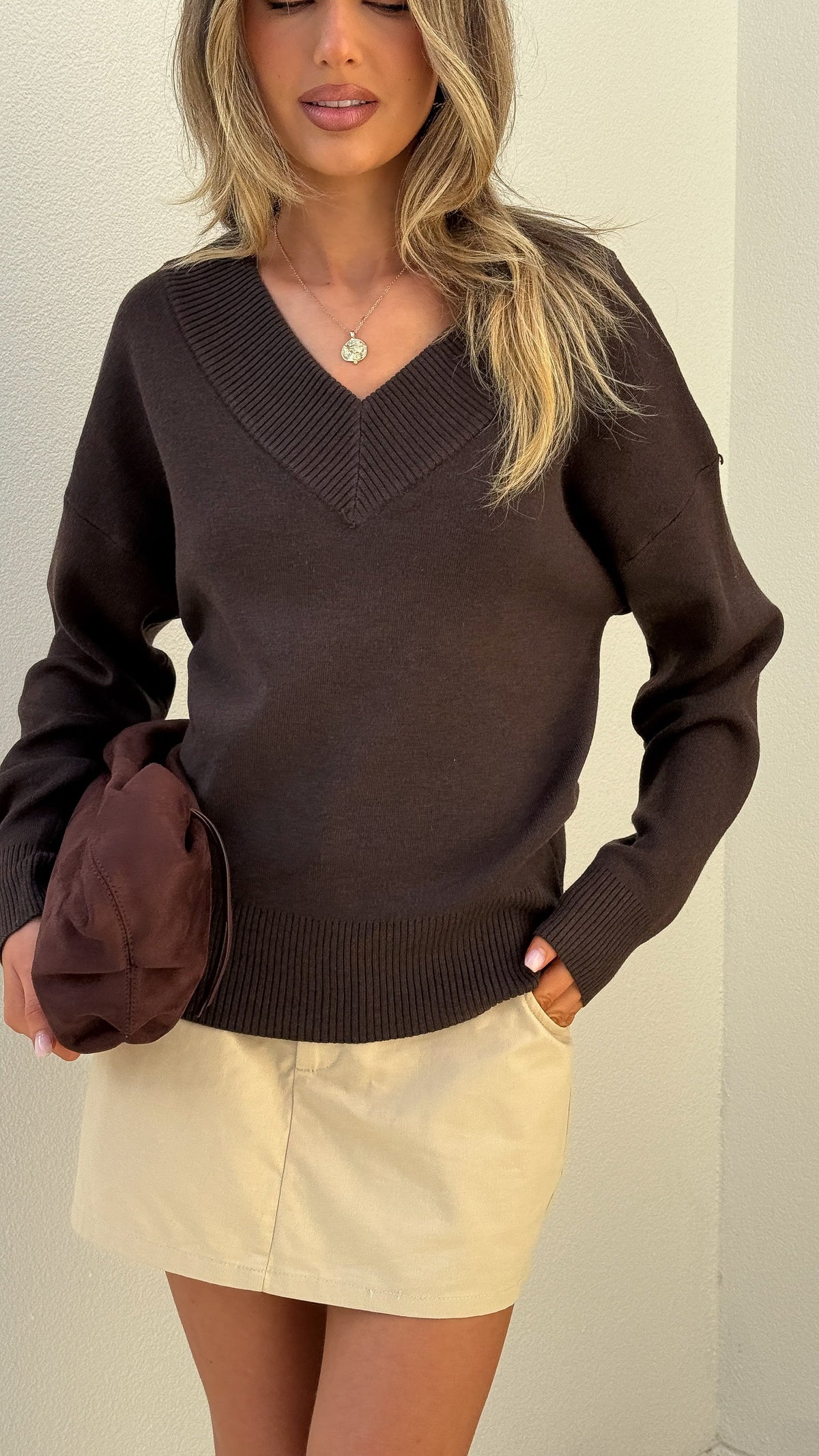 Sophie V Neck Relaxed Fit Soft Knit Jumper – Chocolate