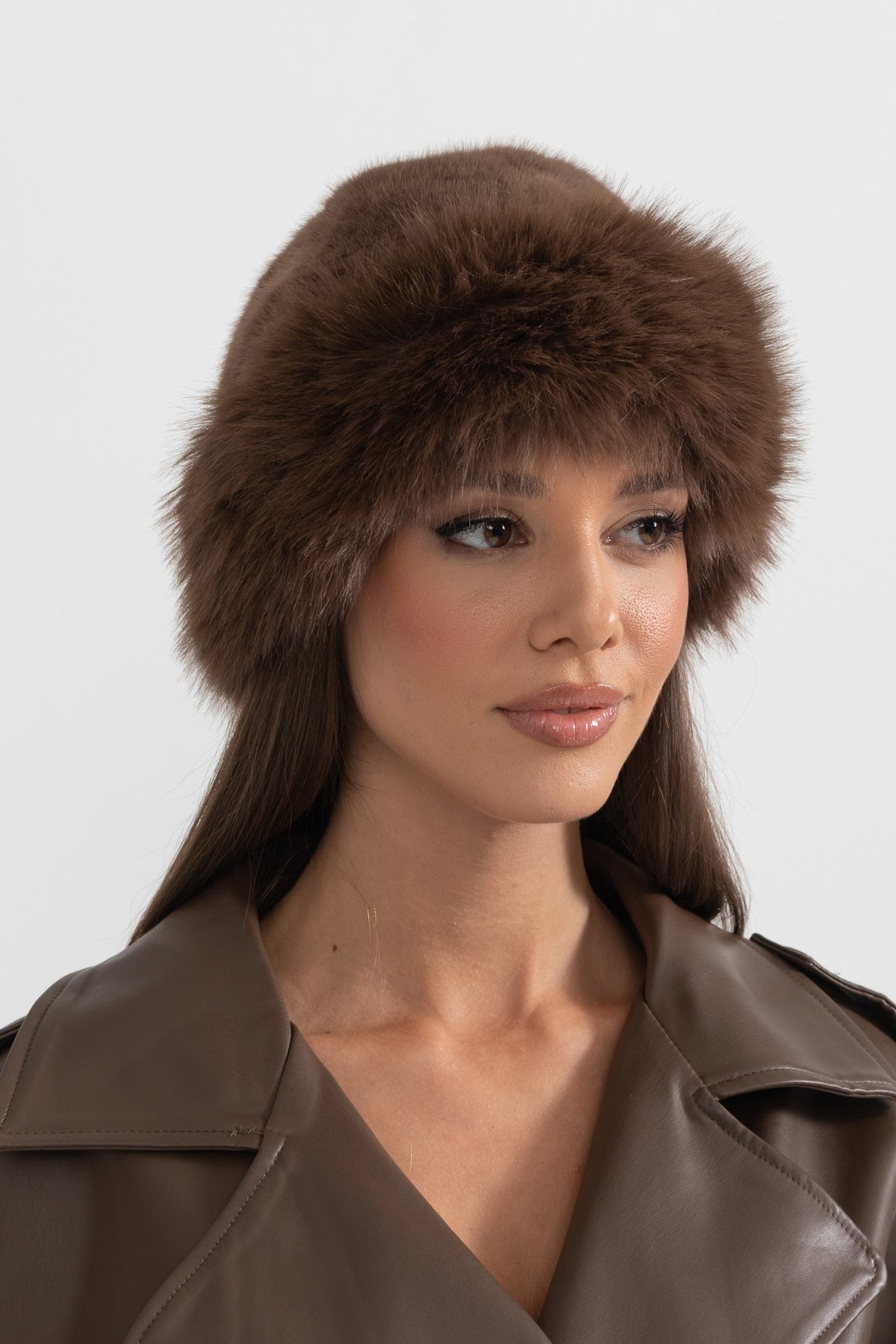 Plush Faux Fur Round Hat with Wide Brim – Brown