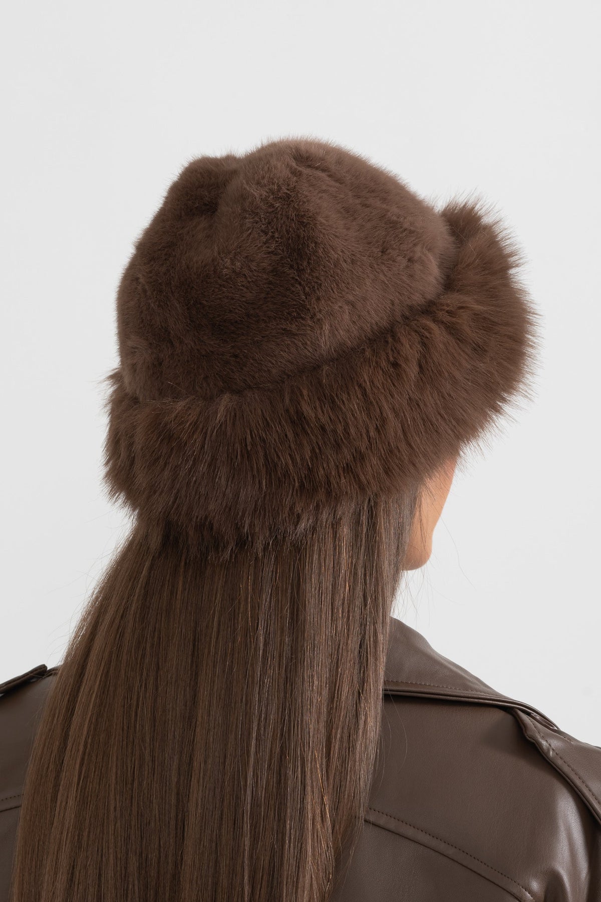 Plush Faux Fur Round Hat with Wide Brim – Brown – view 4