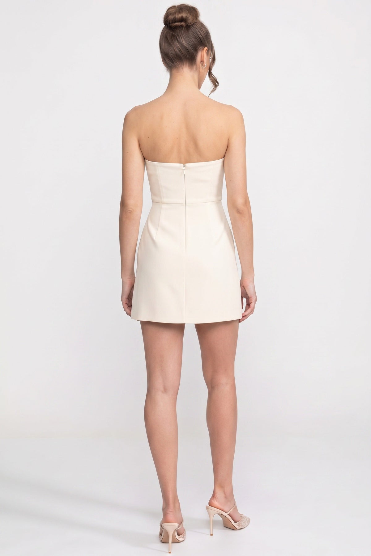 Strapless Structured Mini Dress with 3D Iris and Leaf Appliqué – White – view 7