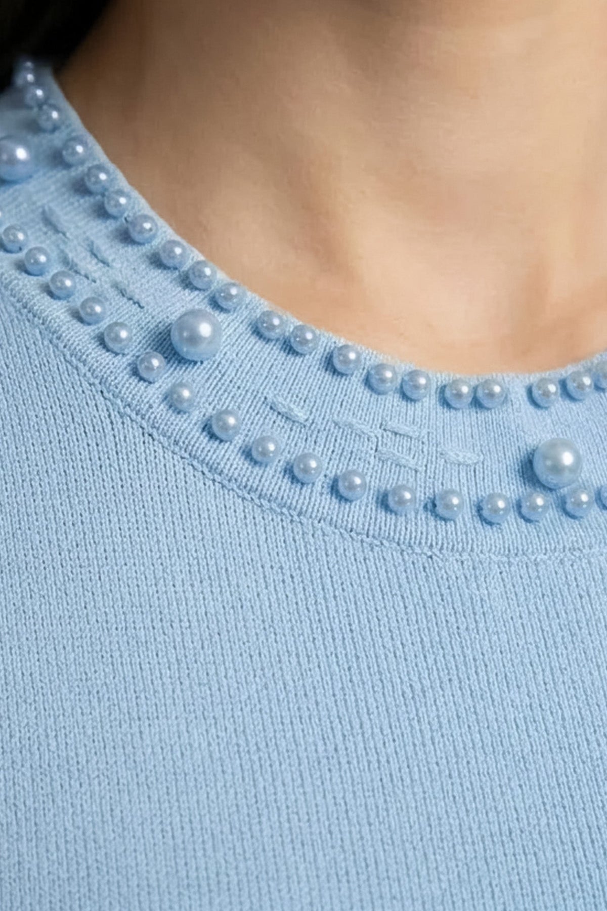Knitted Sleeveless Pleated Midi Dress with Pearl Trim – Blue – view 6
