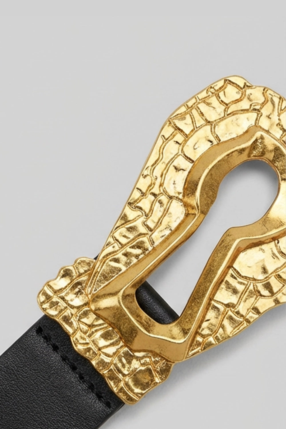 Wide Vegan Leather Belt with Hammered Gold-Tone Keyhole Buckle – Black – view 5