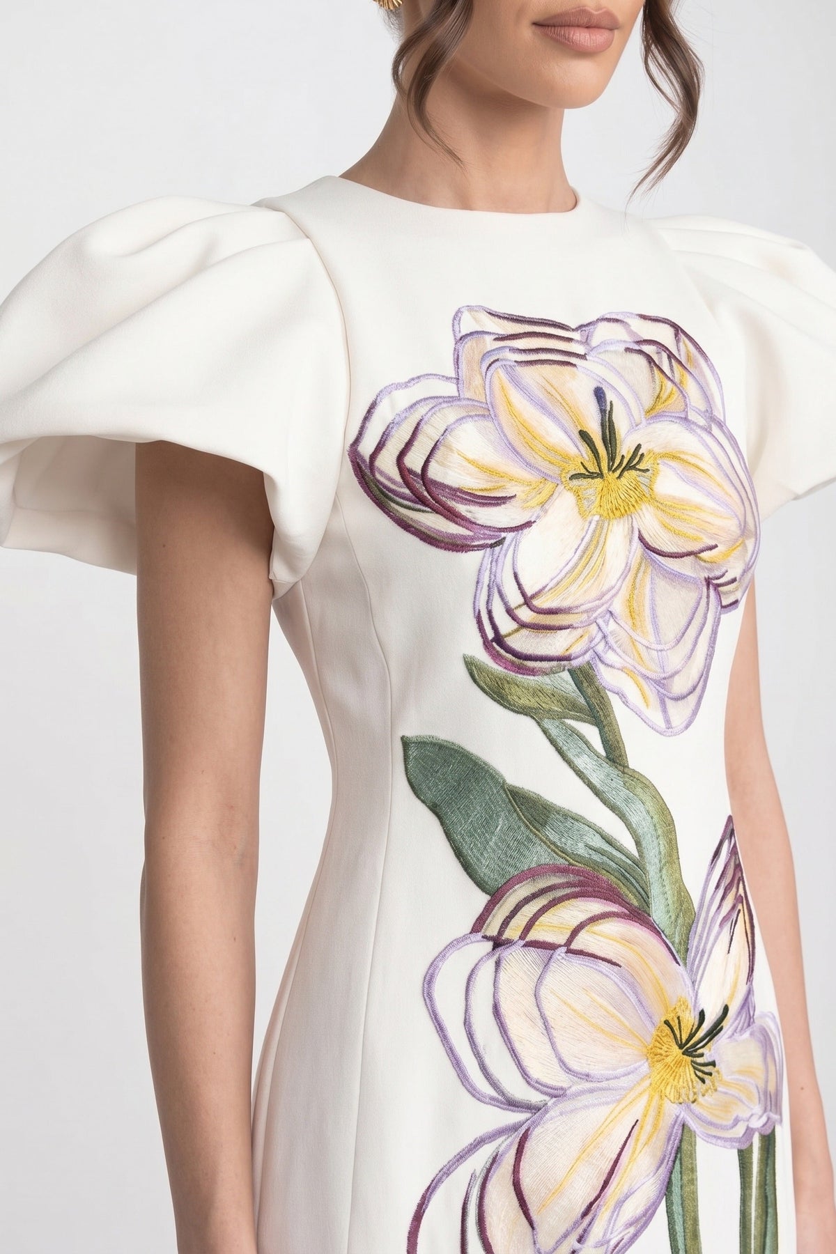 Structured Shoulder Maxi Dress with 3D Iris and Leaf Appliqué – White – view 4