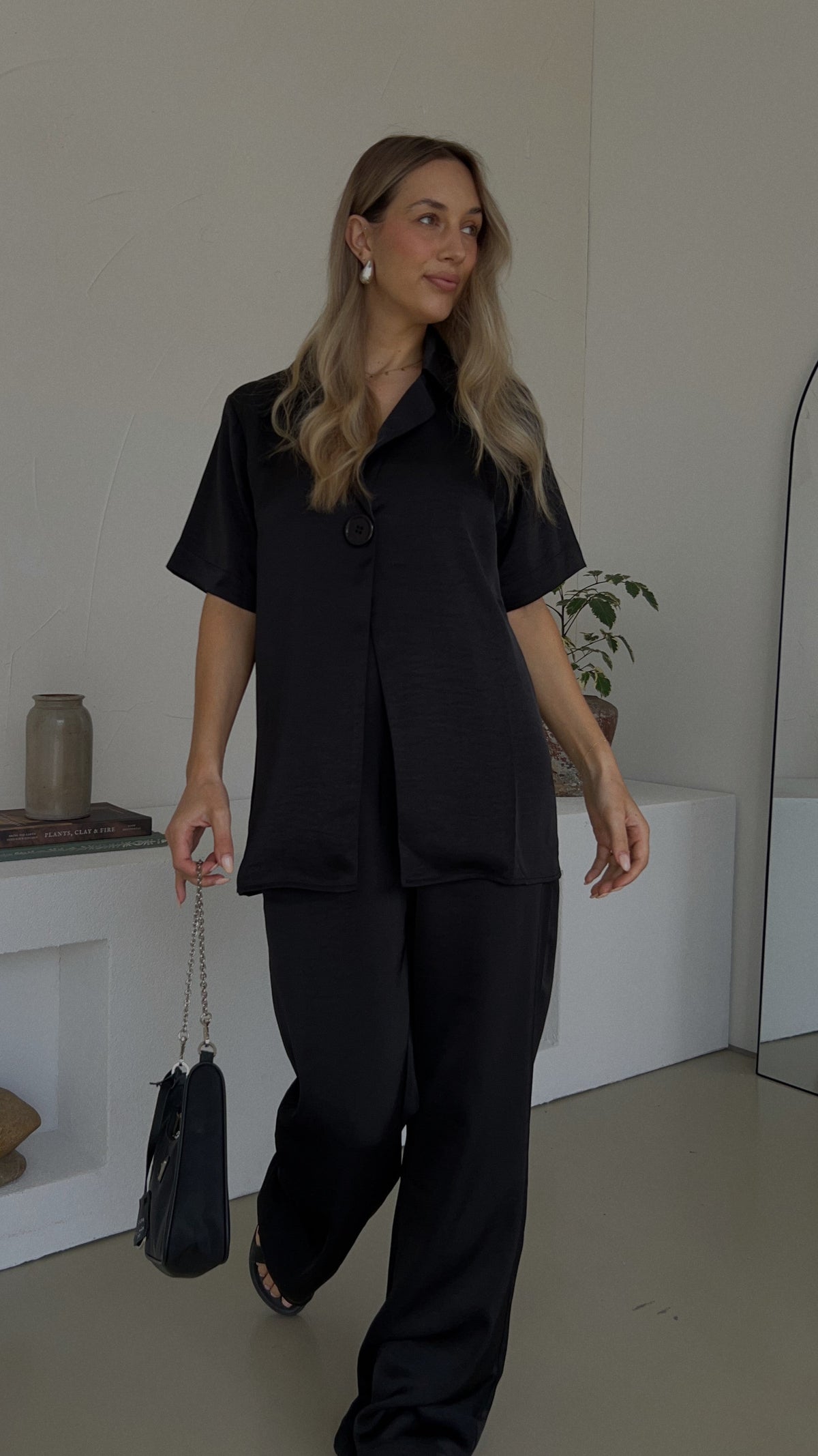 Imogen High Rise Wide Leg Elasticated Waist Trousers – Black