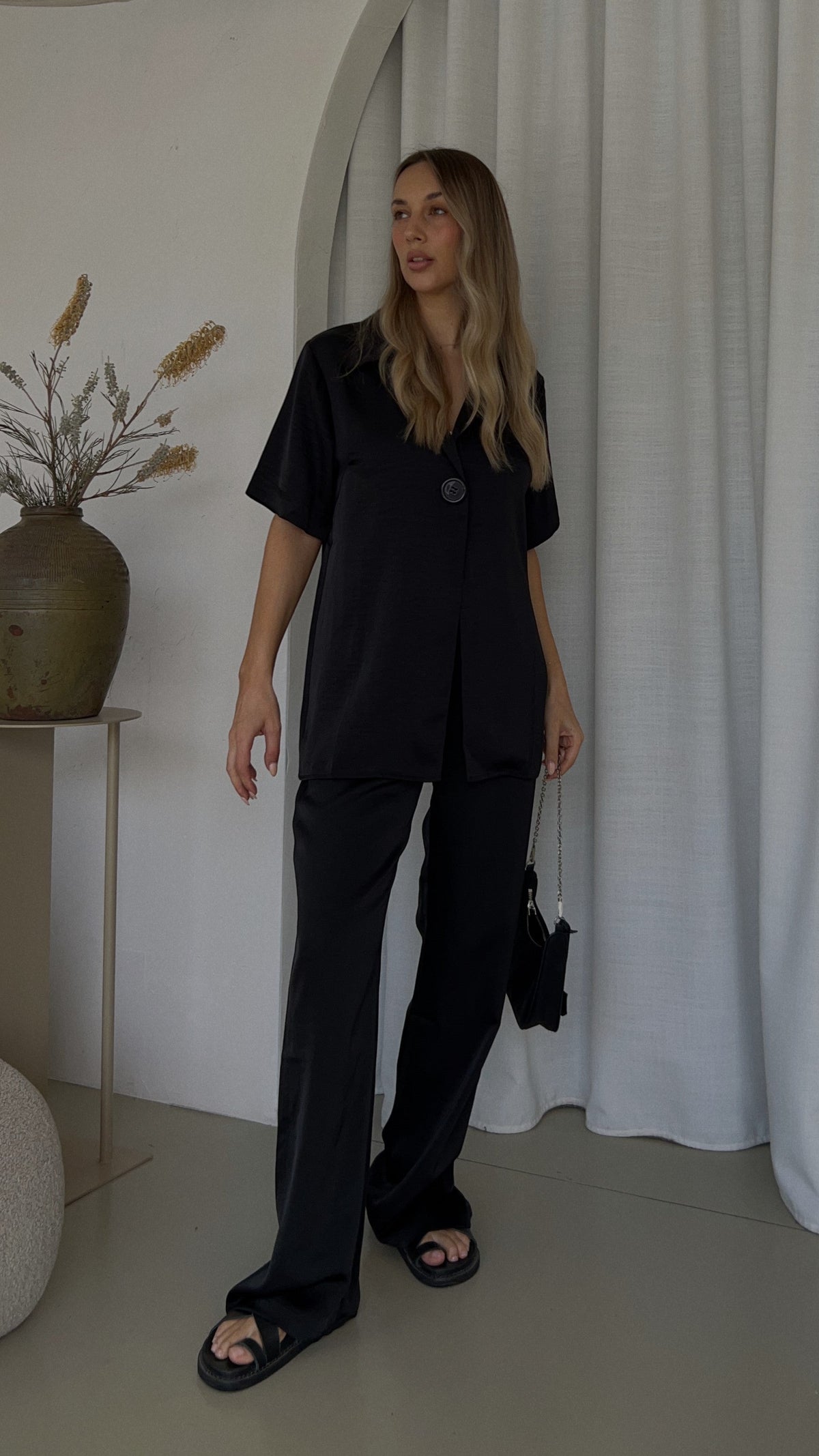 Imogen High Rise Wide Leg Elasticated Waist Trousers – Black – view 12