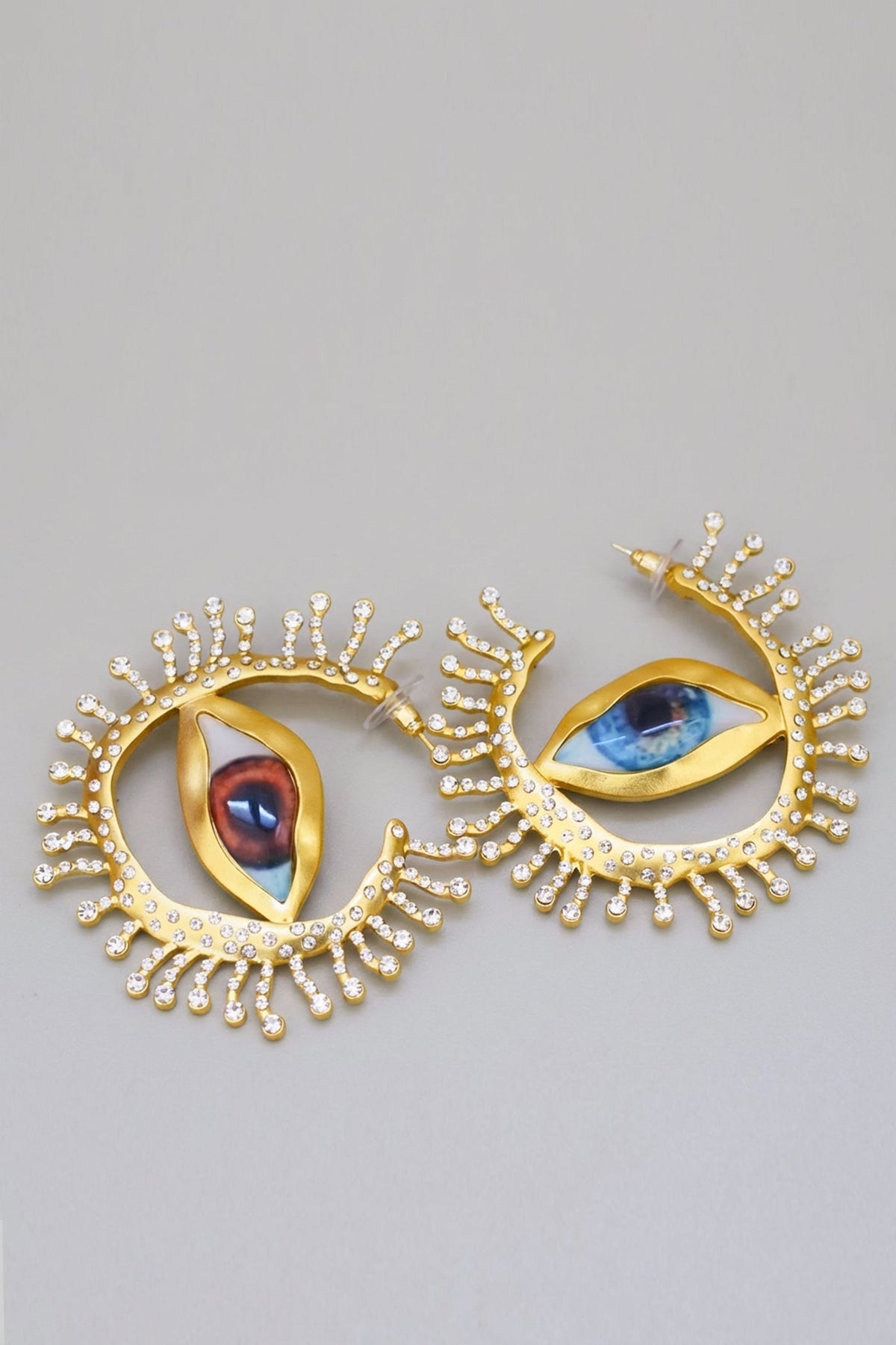Statement Eye Stud Earrings with Crystal Ray Details – Gold – view 3