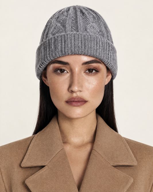 Thickened Heavyweight Chunky Knit Pure Cashmere Hat worn by model