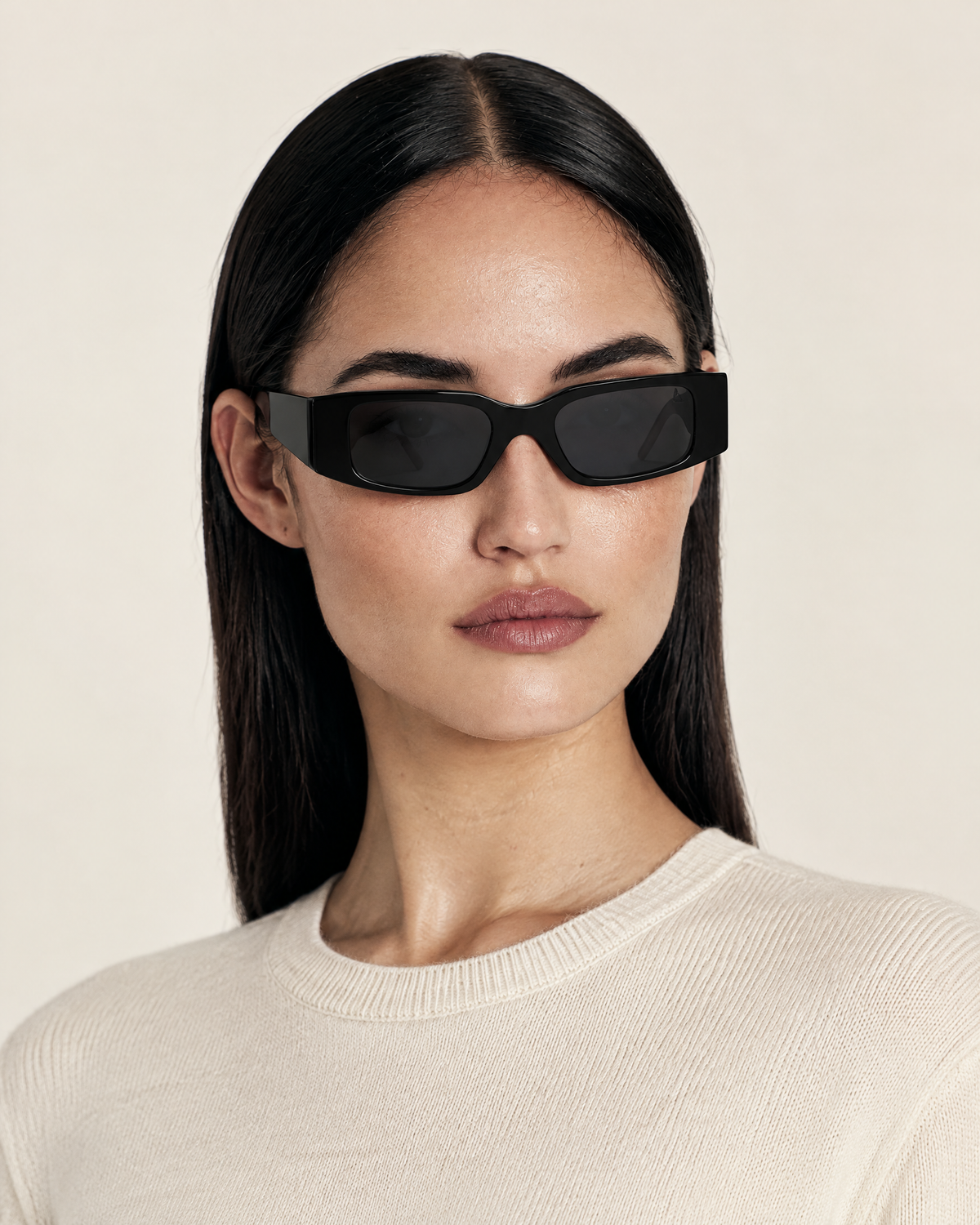 Vintage-Inspired Acetate Polarised Sunglasses – Black/Grey worn by model