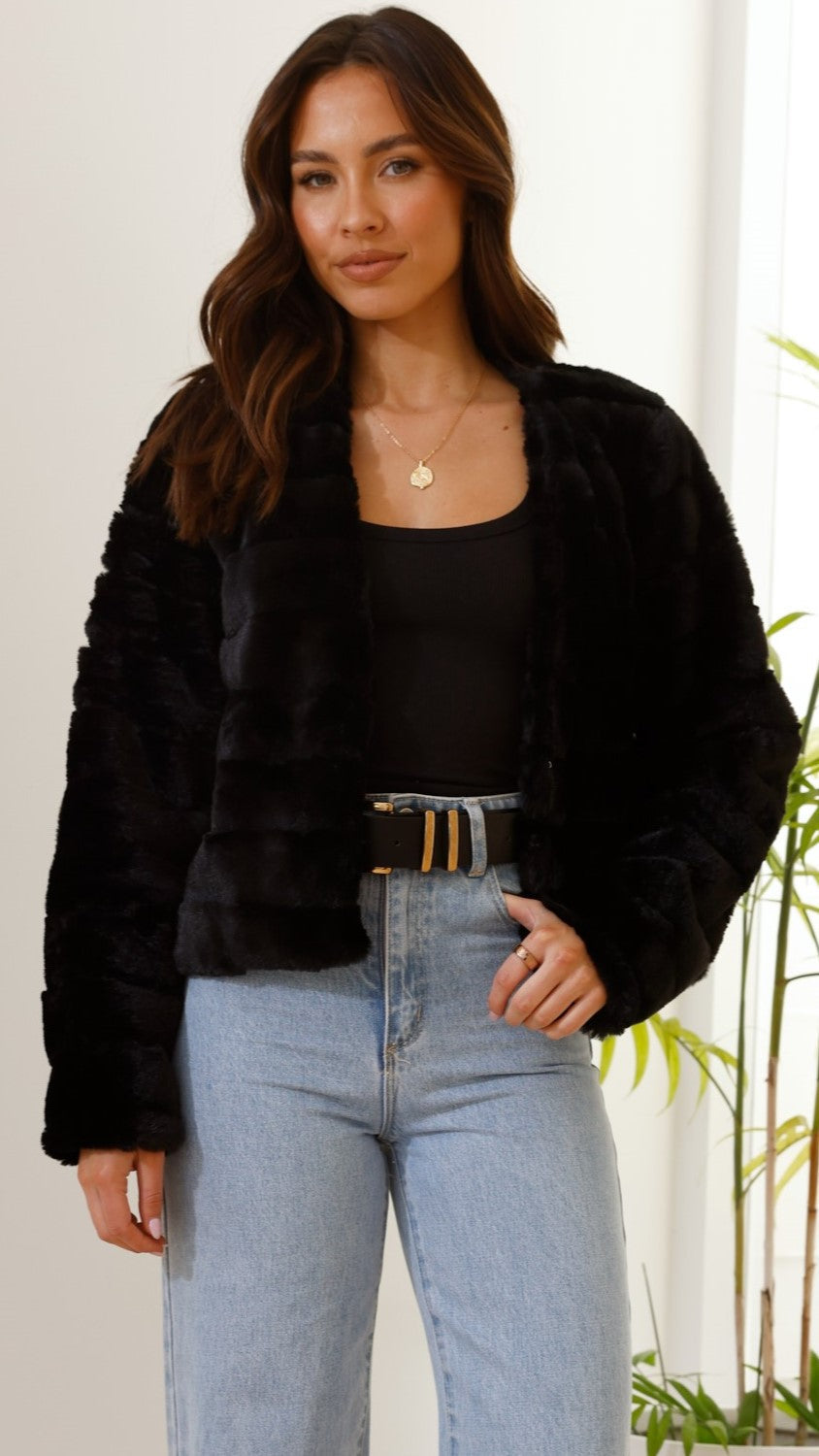 Tully Cropped Faux Fur Jacket with Claw Clasp – Black