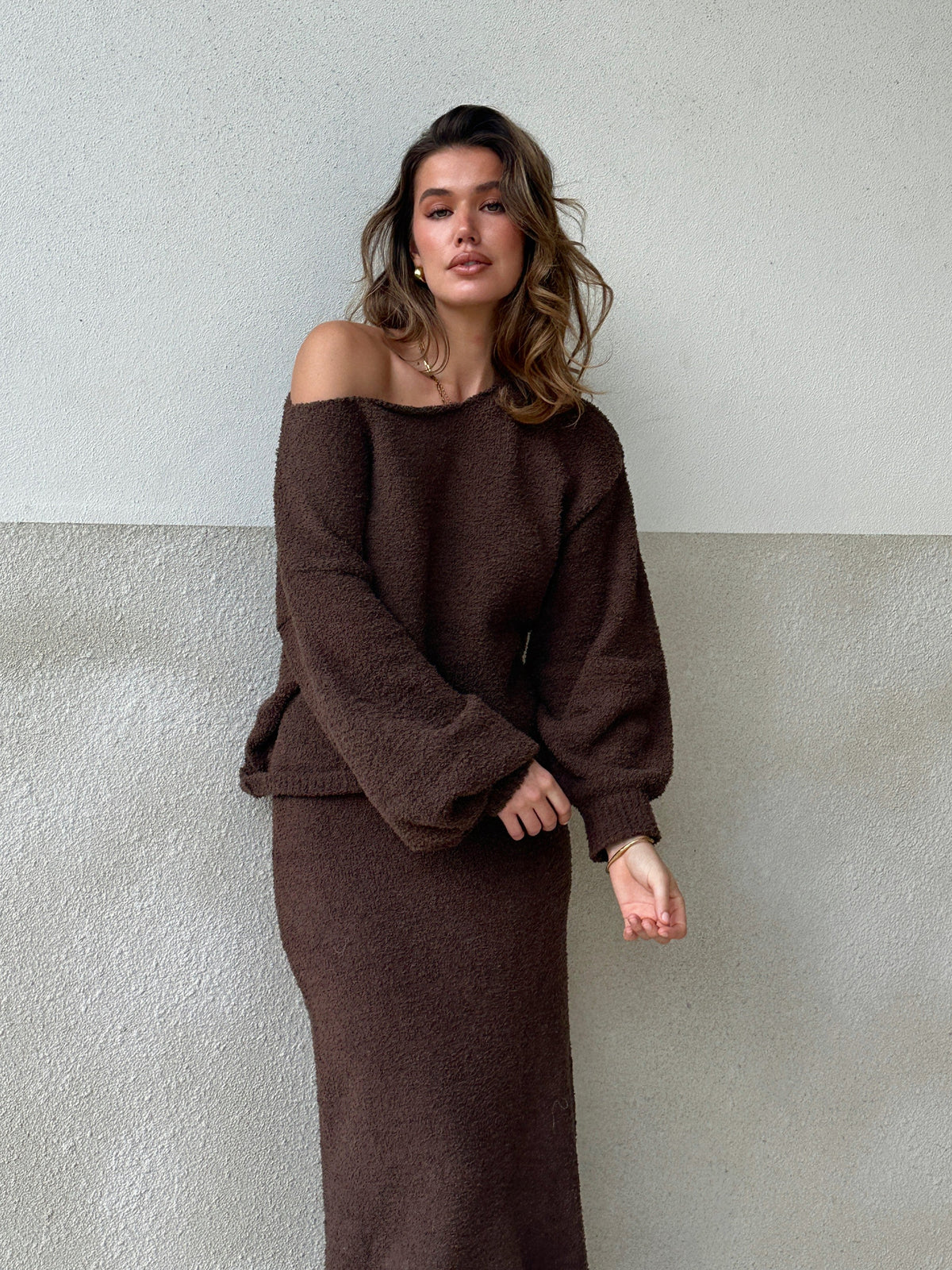 Cohen Relaxed Fit Knit Jumper with Ribbed Cuffs – Chocolate – view 5