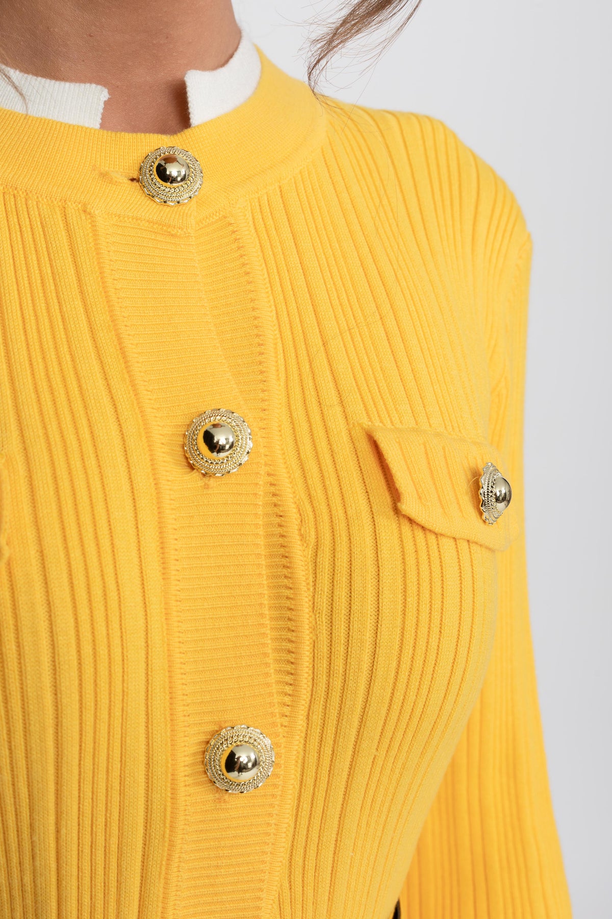 Fine Rib Knit Belted Midi Dress with Ivory Collar and Flared Cuffs – Yellow – view 9