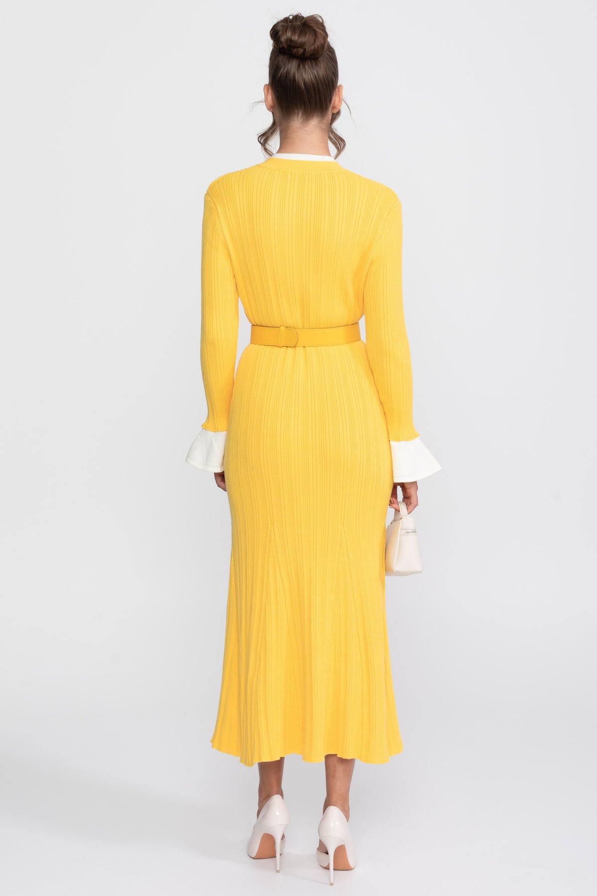 Fine Rib Knit Belted Midi Dress with Ivory Collar and Flared Cuffs – Yellow – view 5