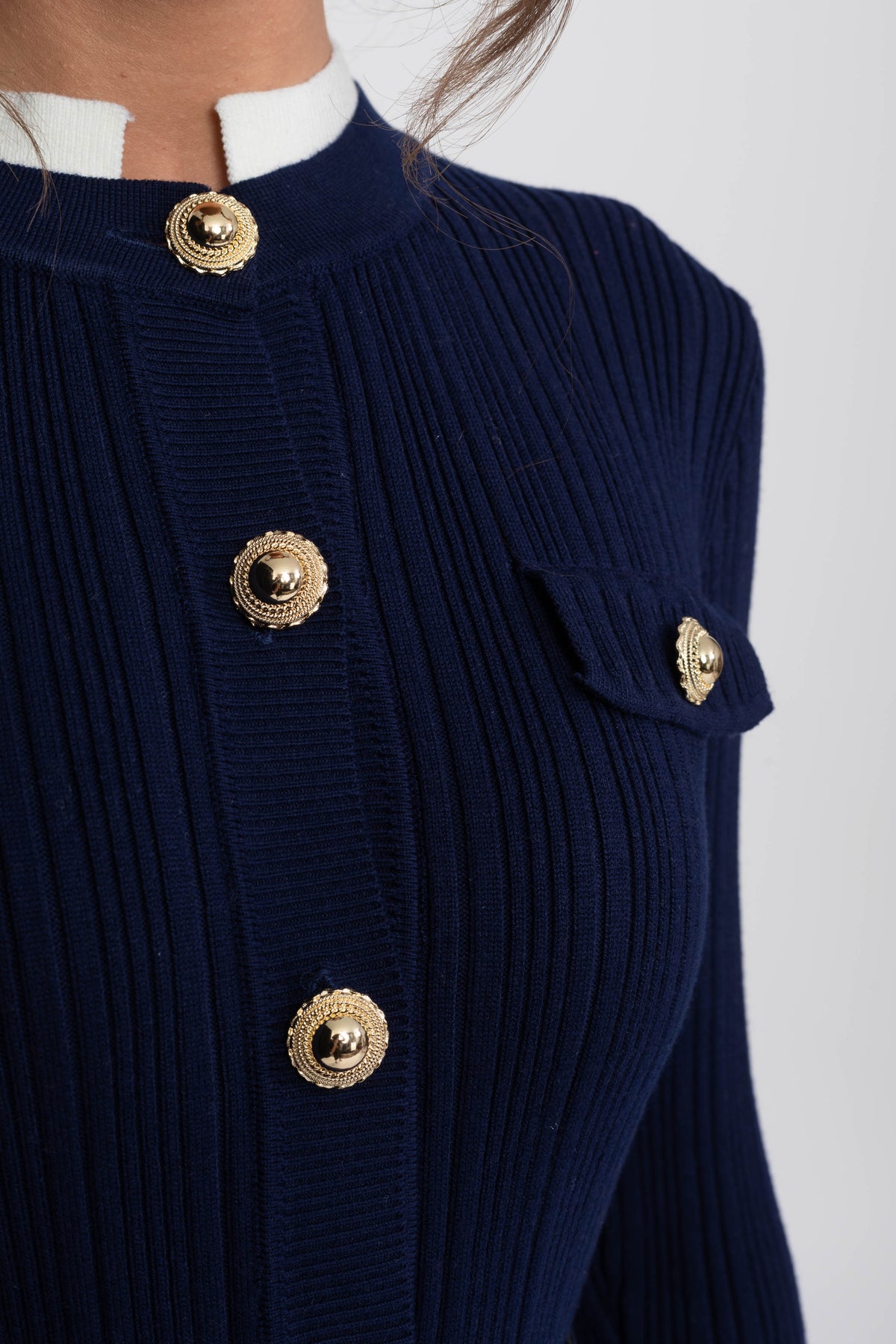 Fine Rib Knit Belted Midi Dress with Ivory Collar and Flared Cuffs – Navy – view 4