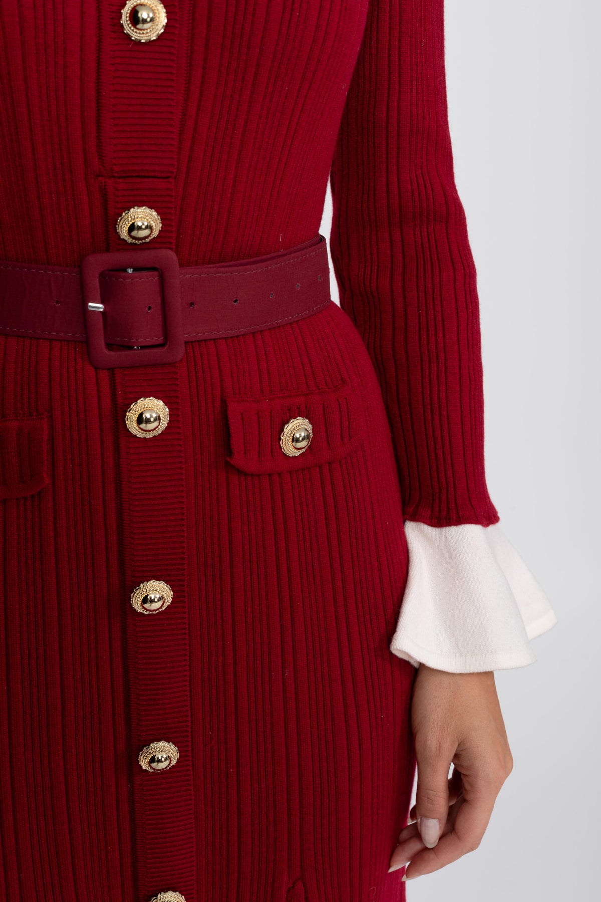 Fine Rib Knit Belted Midi Dress with Ivory Collar and Flared Cuffs – Red – view 9