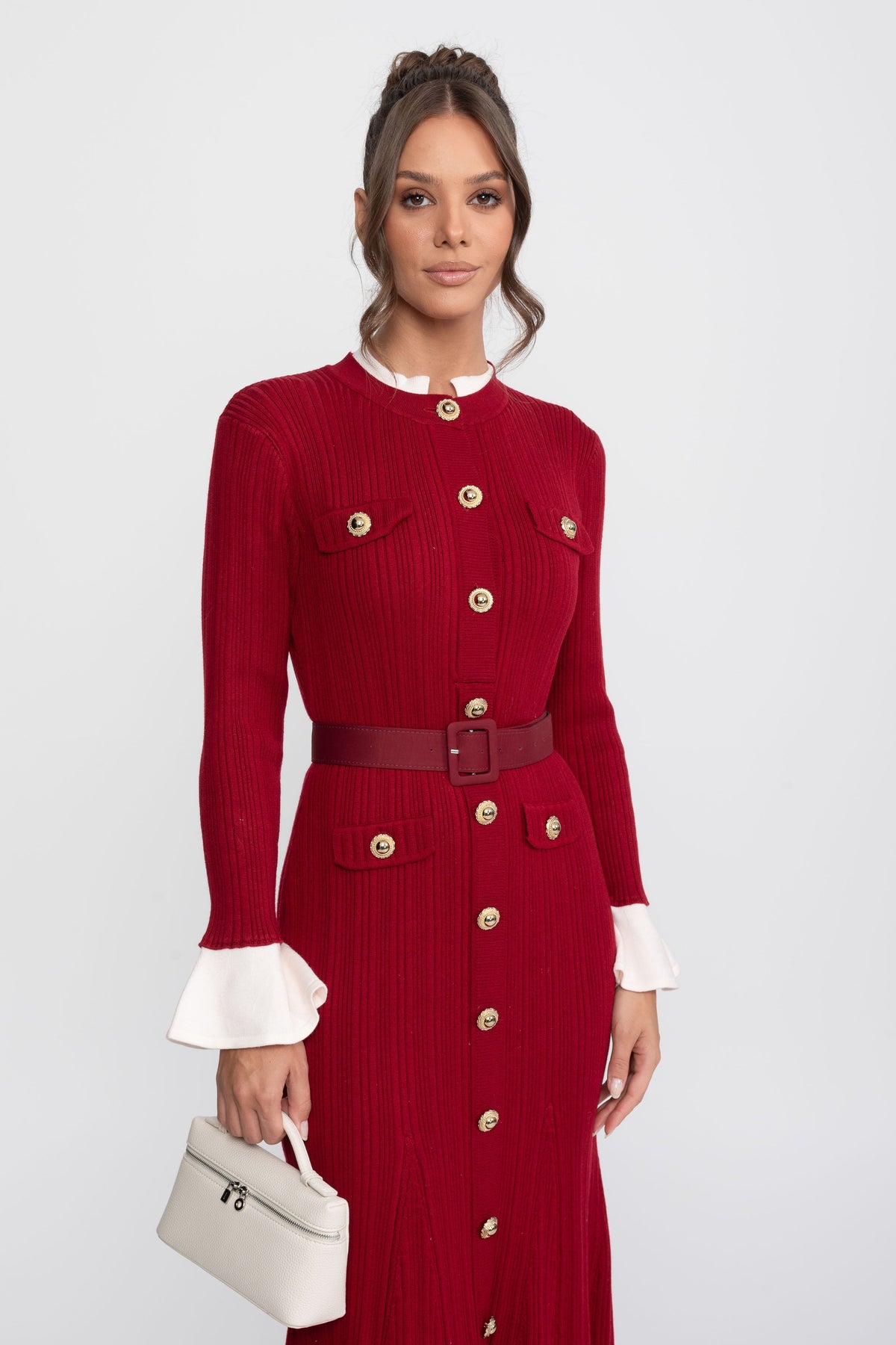 Fine Rib Knit Belted Midi Dress with Ivory Collar and Flared Cuffs – Red – view 4
