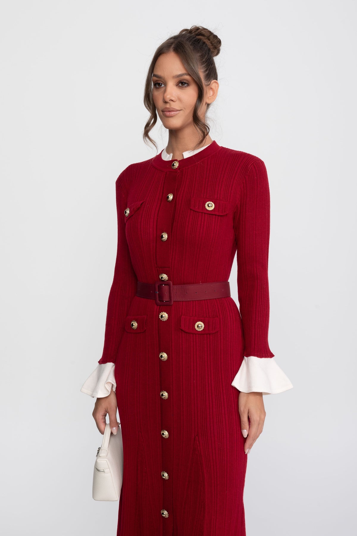 Fine Rib Knit Belted Midi Dress with Ivory Collar and Flared Cuffs – Red – view 5