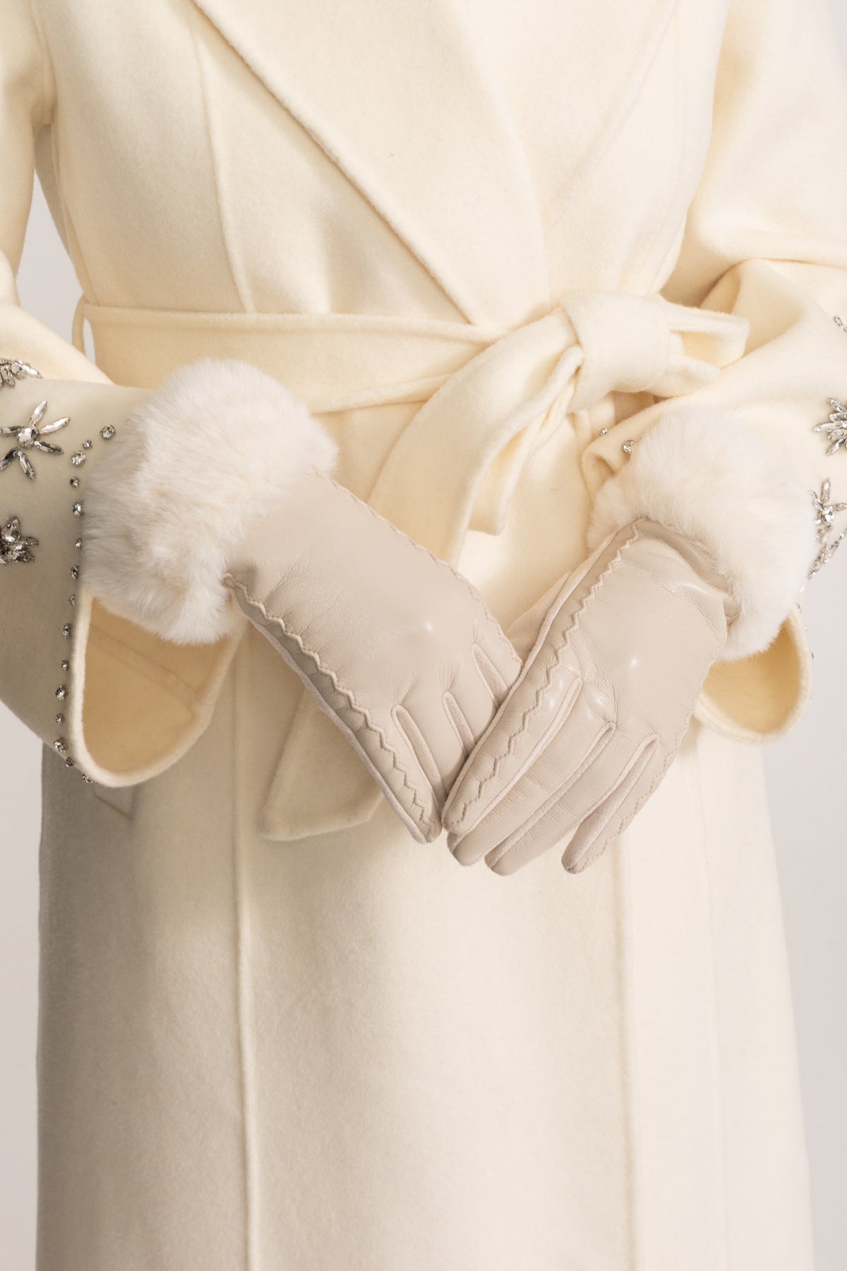 Vegan Leather Gloves with Plush Cuffs and Stitching Detail – Beige – view 4