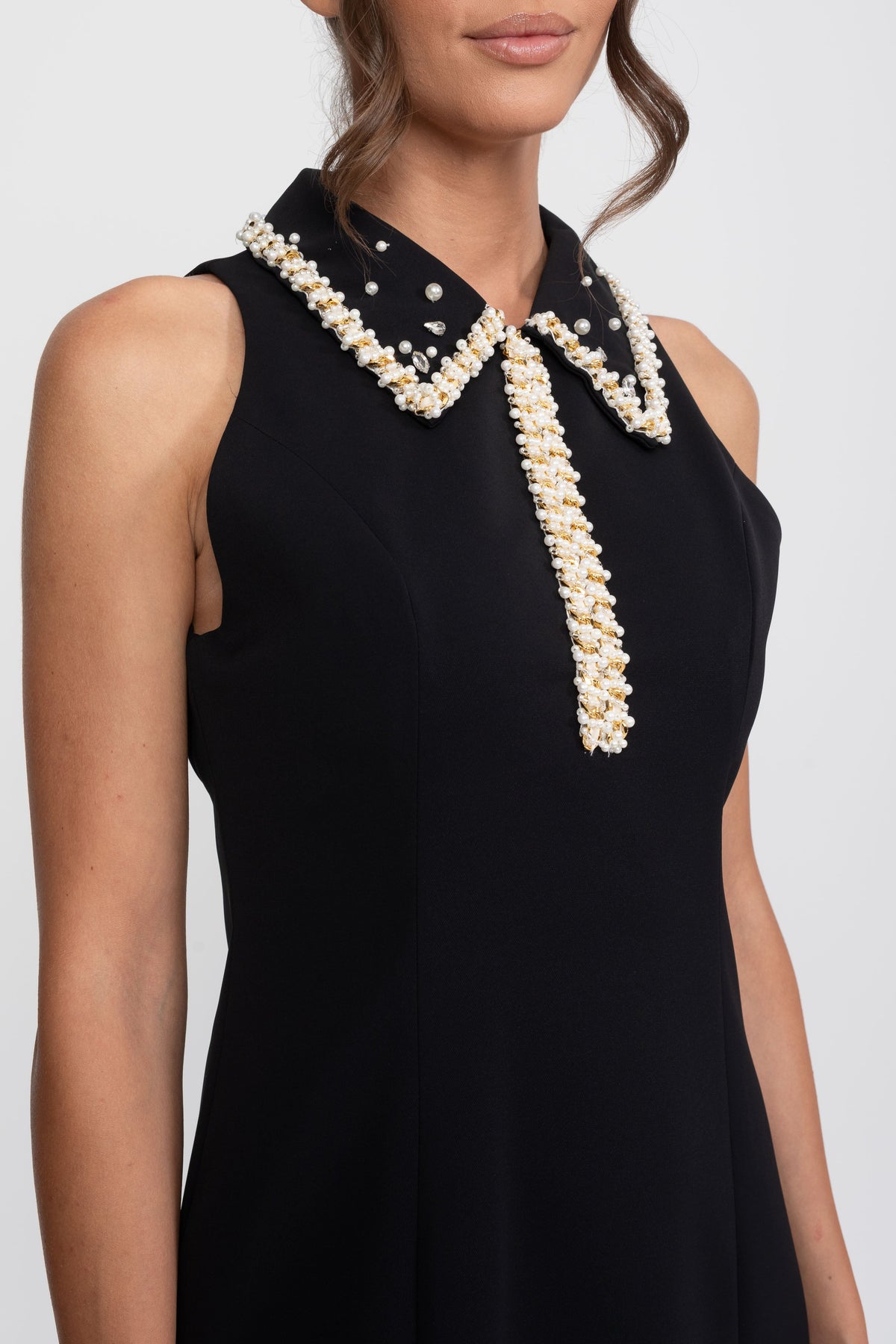 Sleeveless A-Line Mini Dress with Pearl-Trimmed Collar – Black