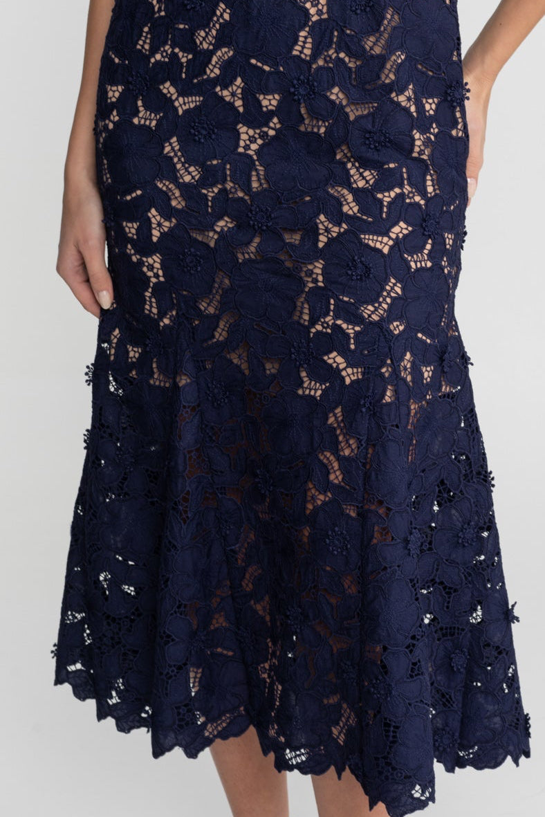 Lace Short Sleeve Midi Dress with Satin Collar and Belted Waist – Navy